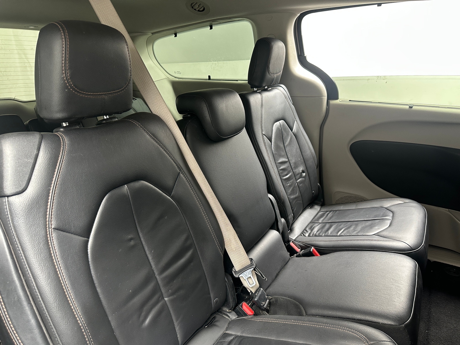 Thumbnail: 2017 Chrysler Pacifica - 5