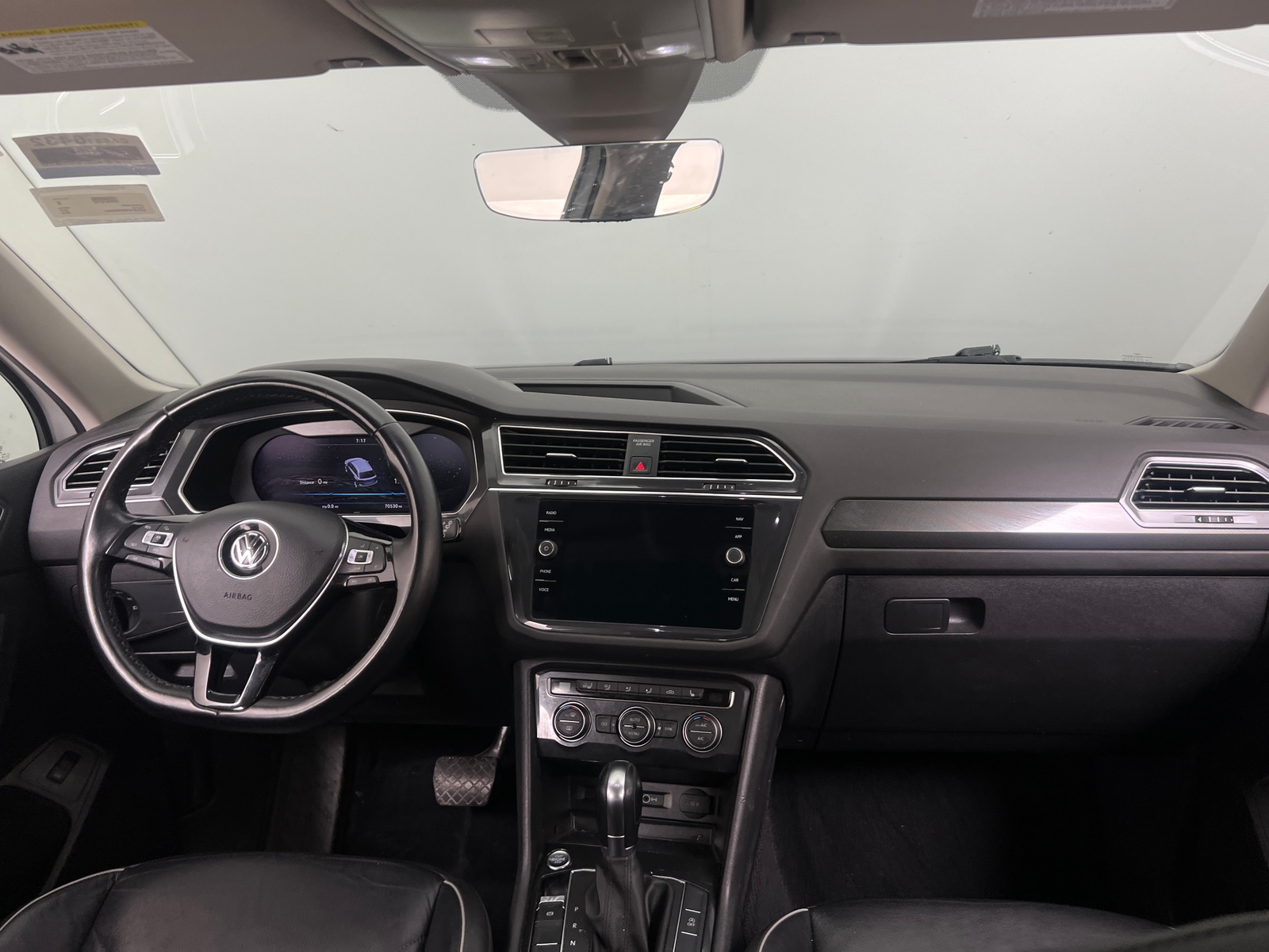 Thumbnail: 2019 Volkswagen Tiguan - 2