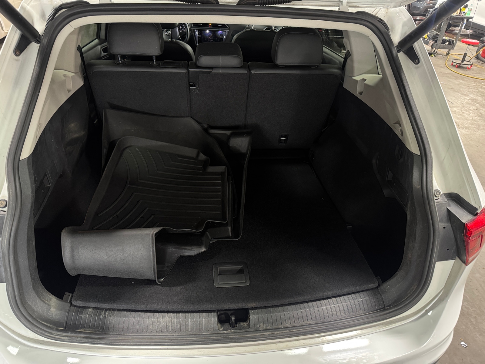 Thumbnail: 2019 Volkswagen Tiguan - 6