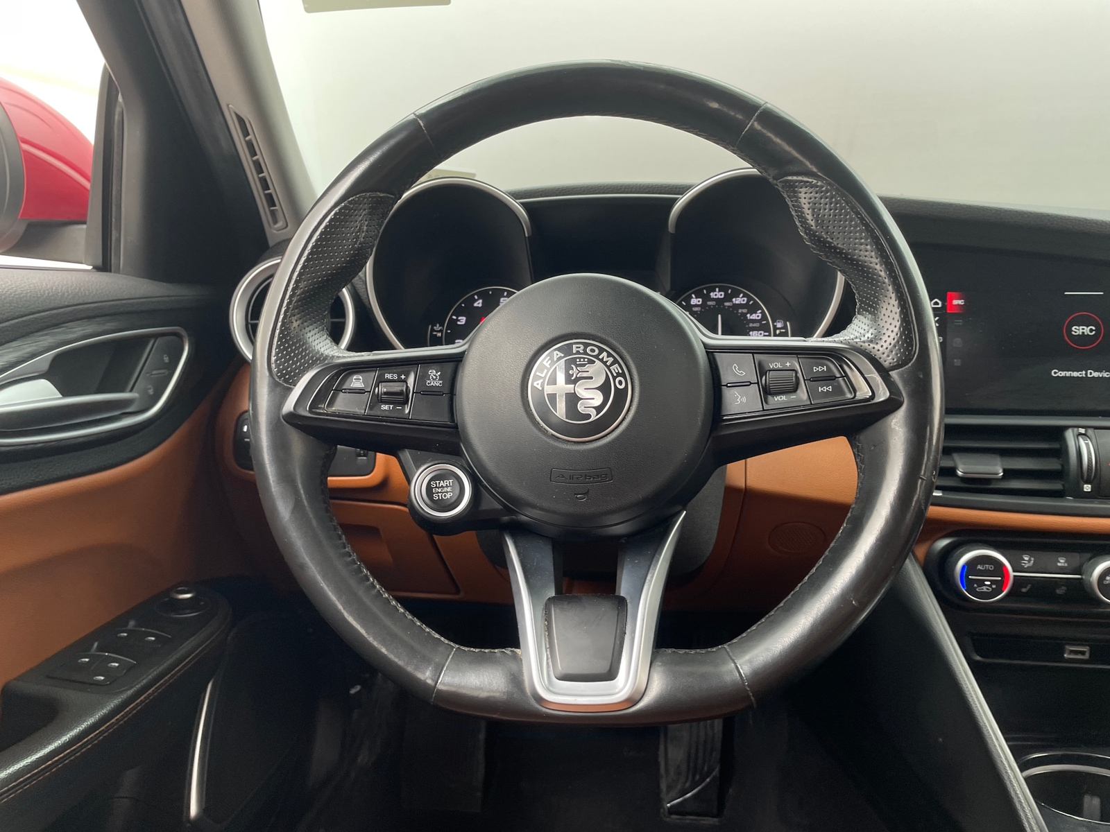Thumbnail: 2021 Alfa Romeo Giulia - 4