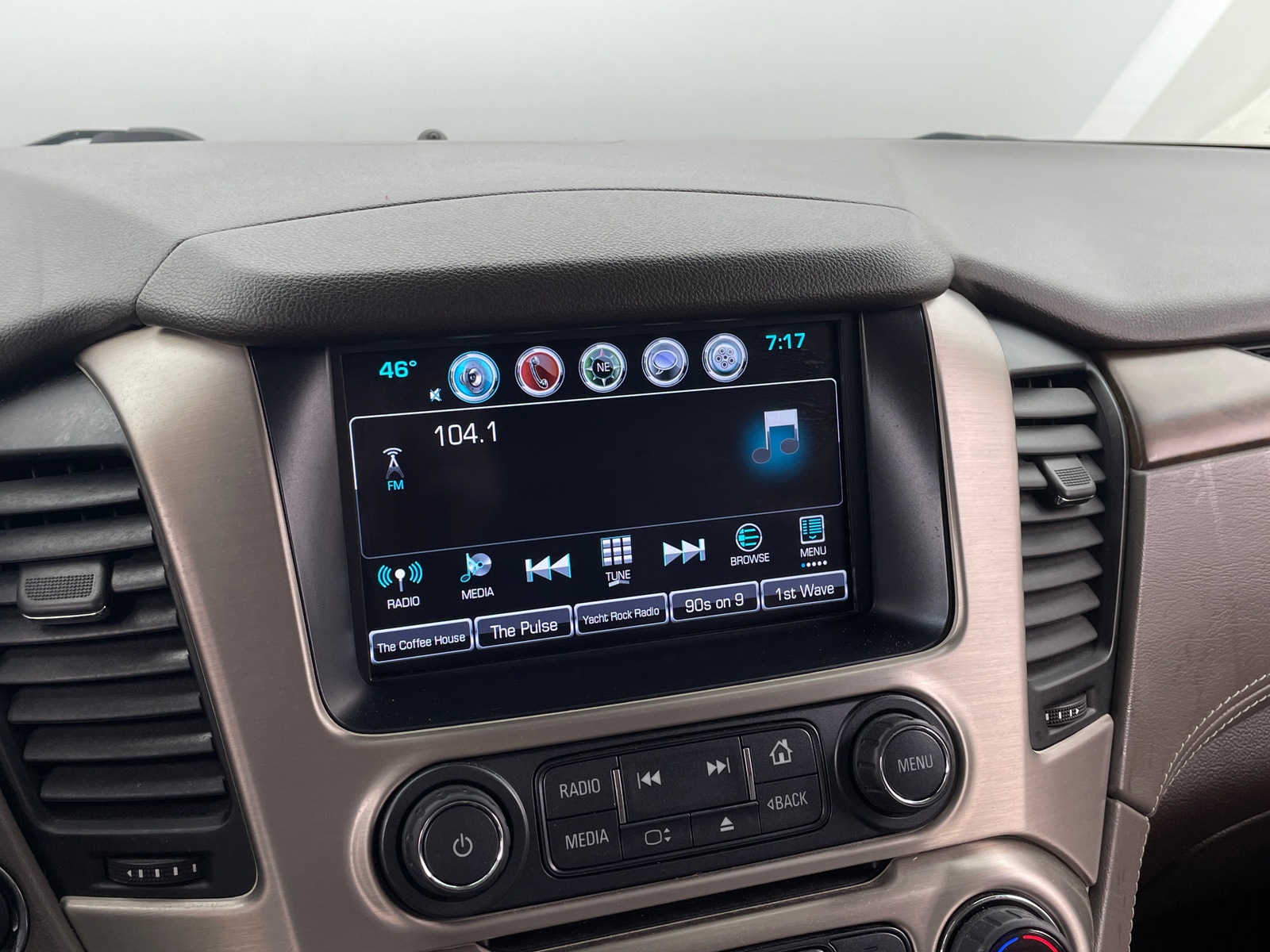 Thumbnail: 2019 GMC Yukon XL - 3