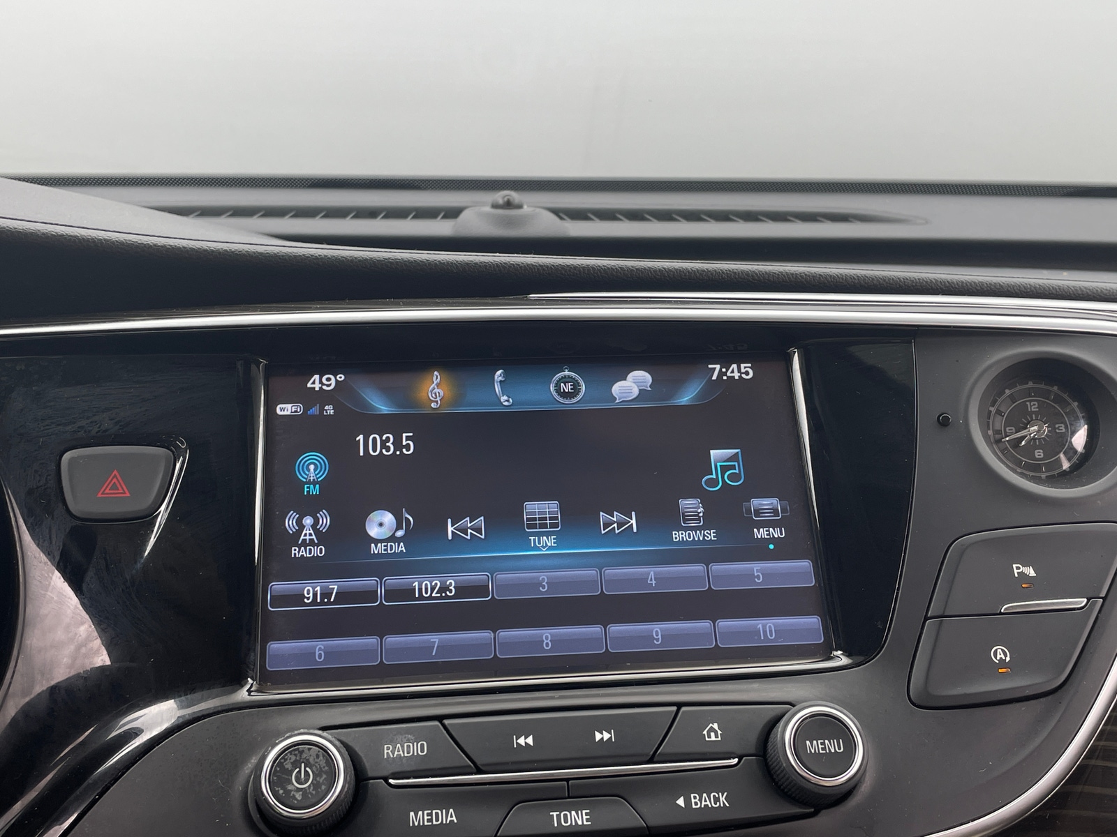 Thumbnail: 2019 Buick Envision - 3