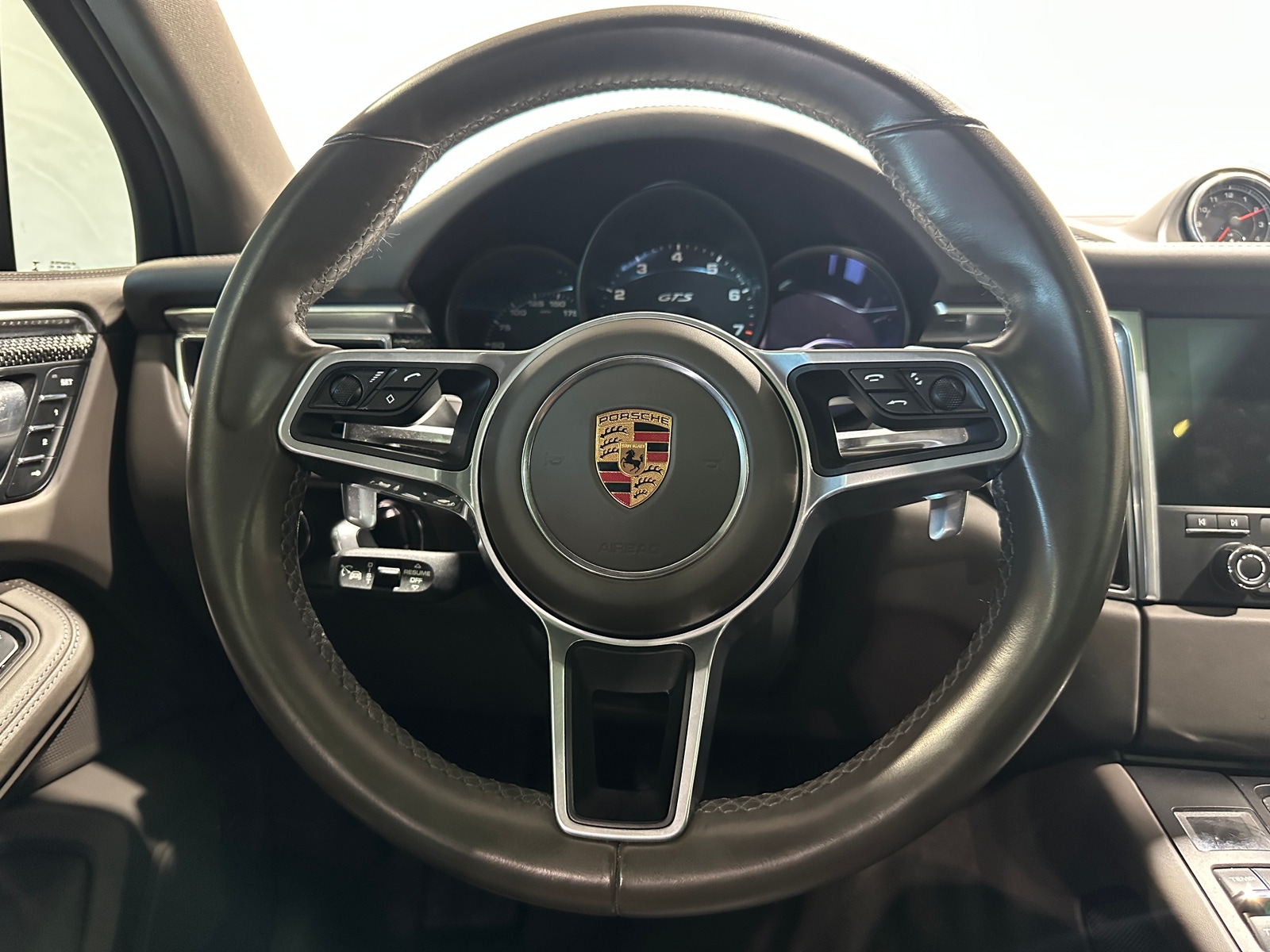 Thumbnail: 2018 Porsche Macan - 4