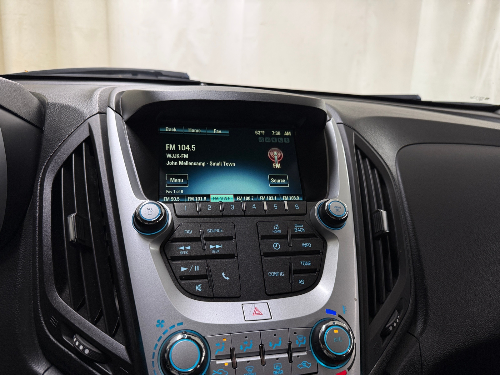 Thumbnail: 2017 Chevrolet Equinox - 4