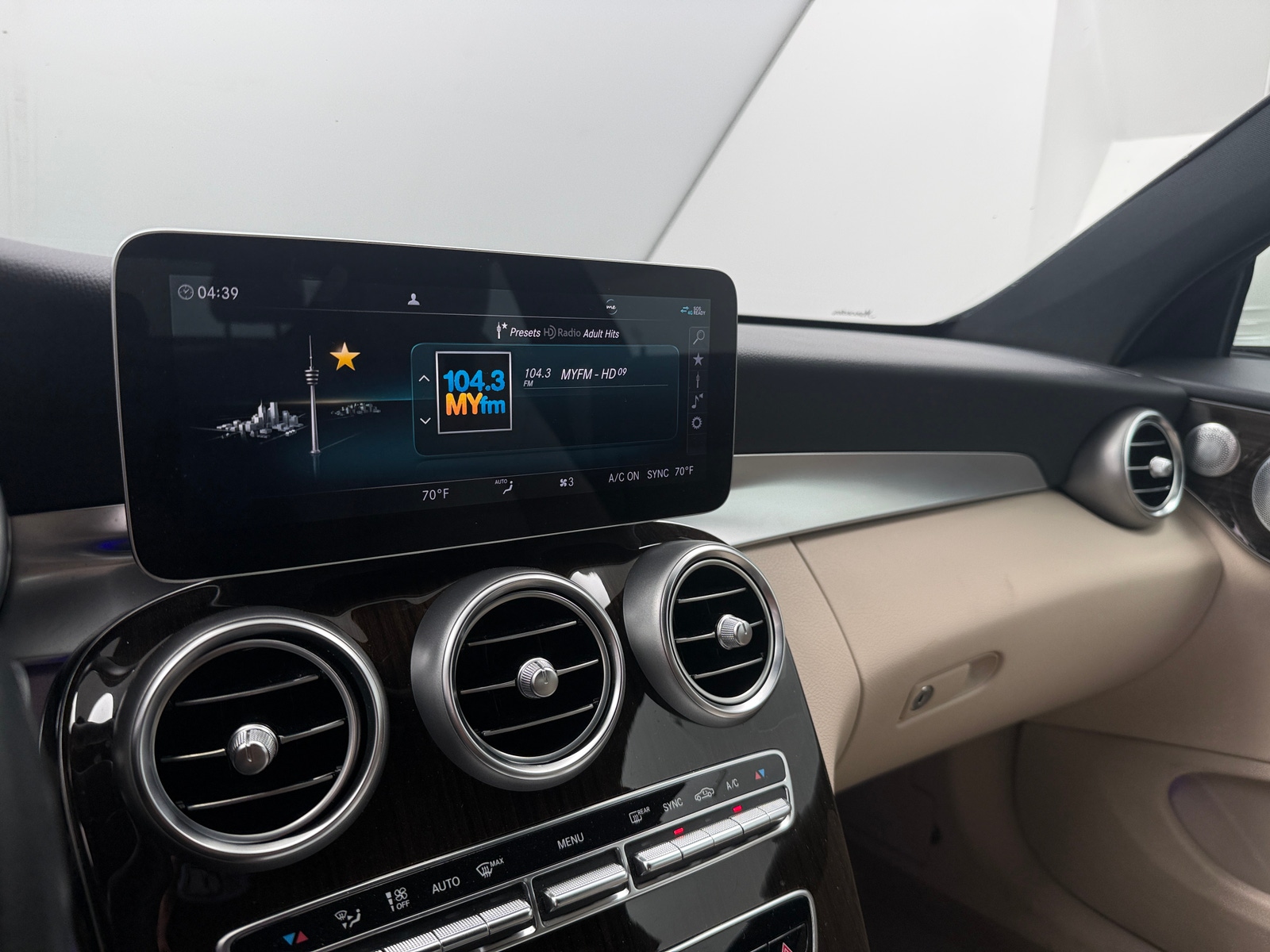 Thumbnail: 2023 Mercedes-Benz C-Class - 3