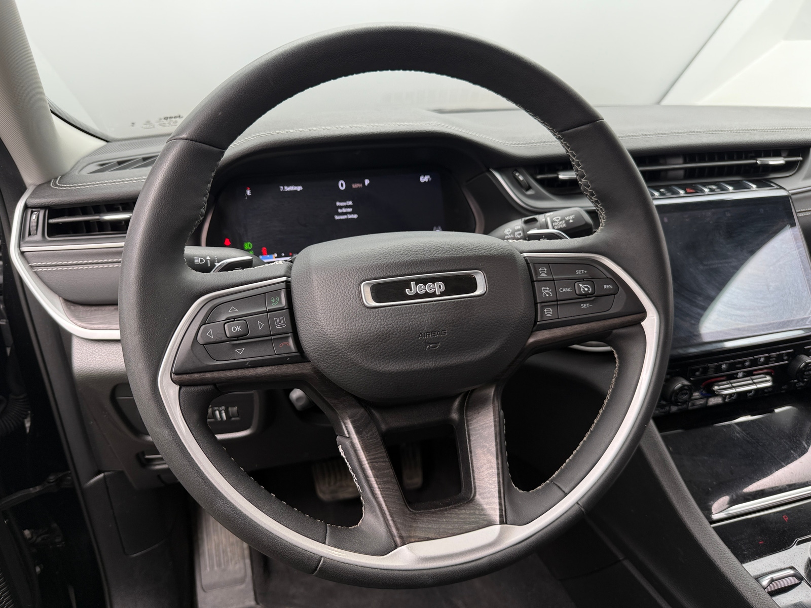 Thumbnail: 2023 Jeep Grand Cherokee L - 4