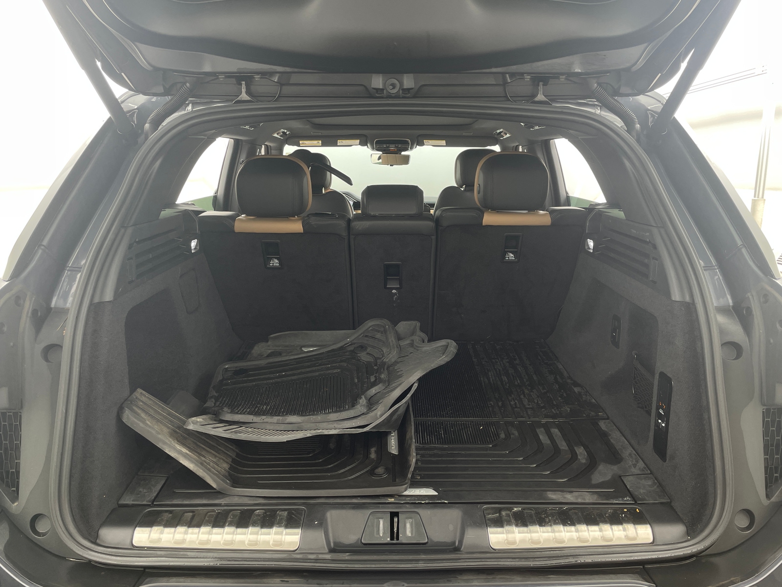 Thumbnail: 2025 Land Rover Range Rover Sport - 6
