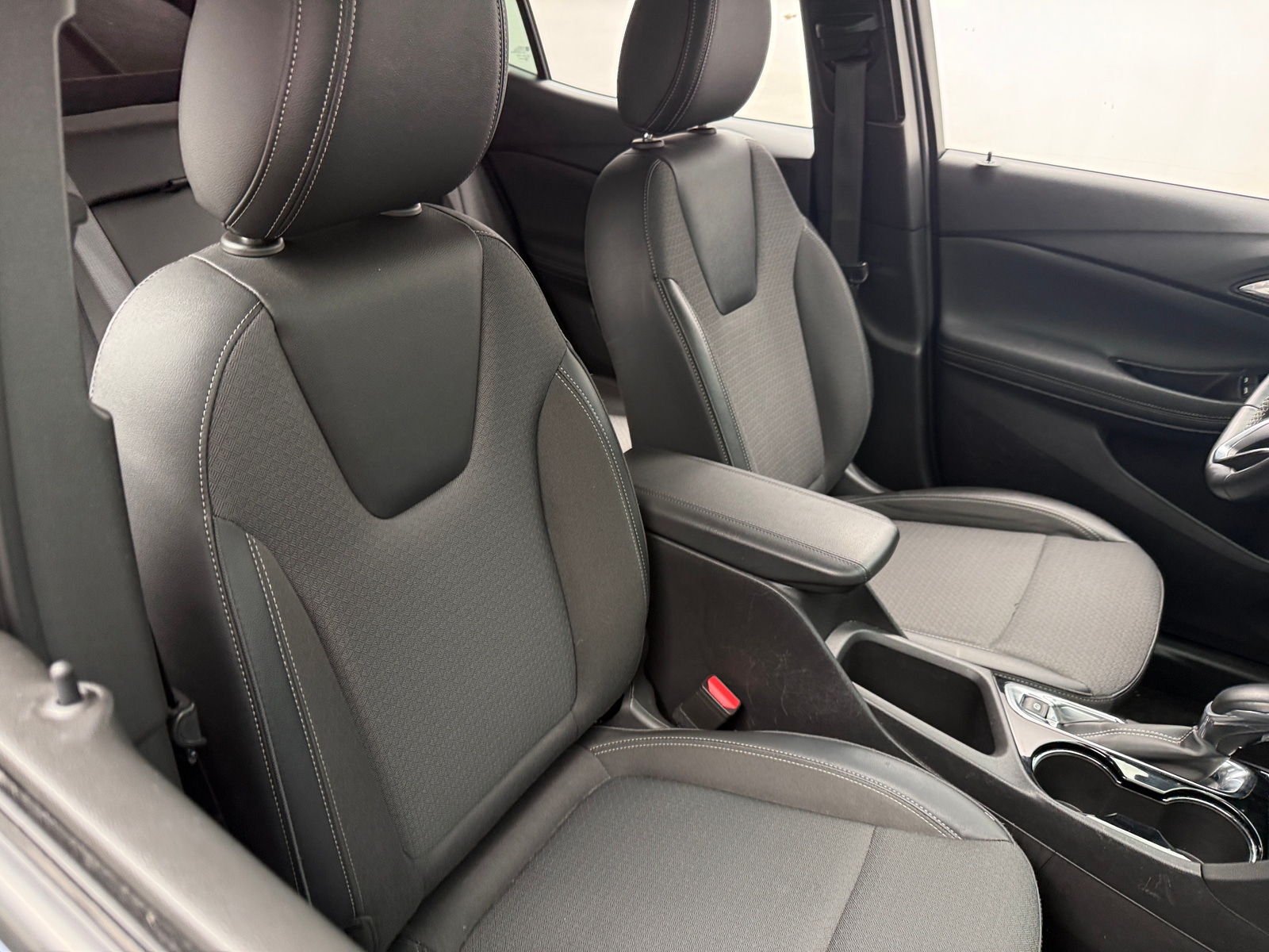 Thumbnail: 2023 Buick Encore GX - 2
