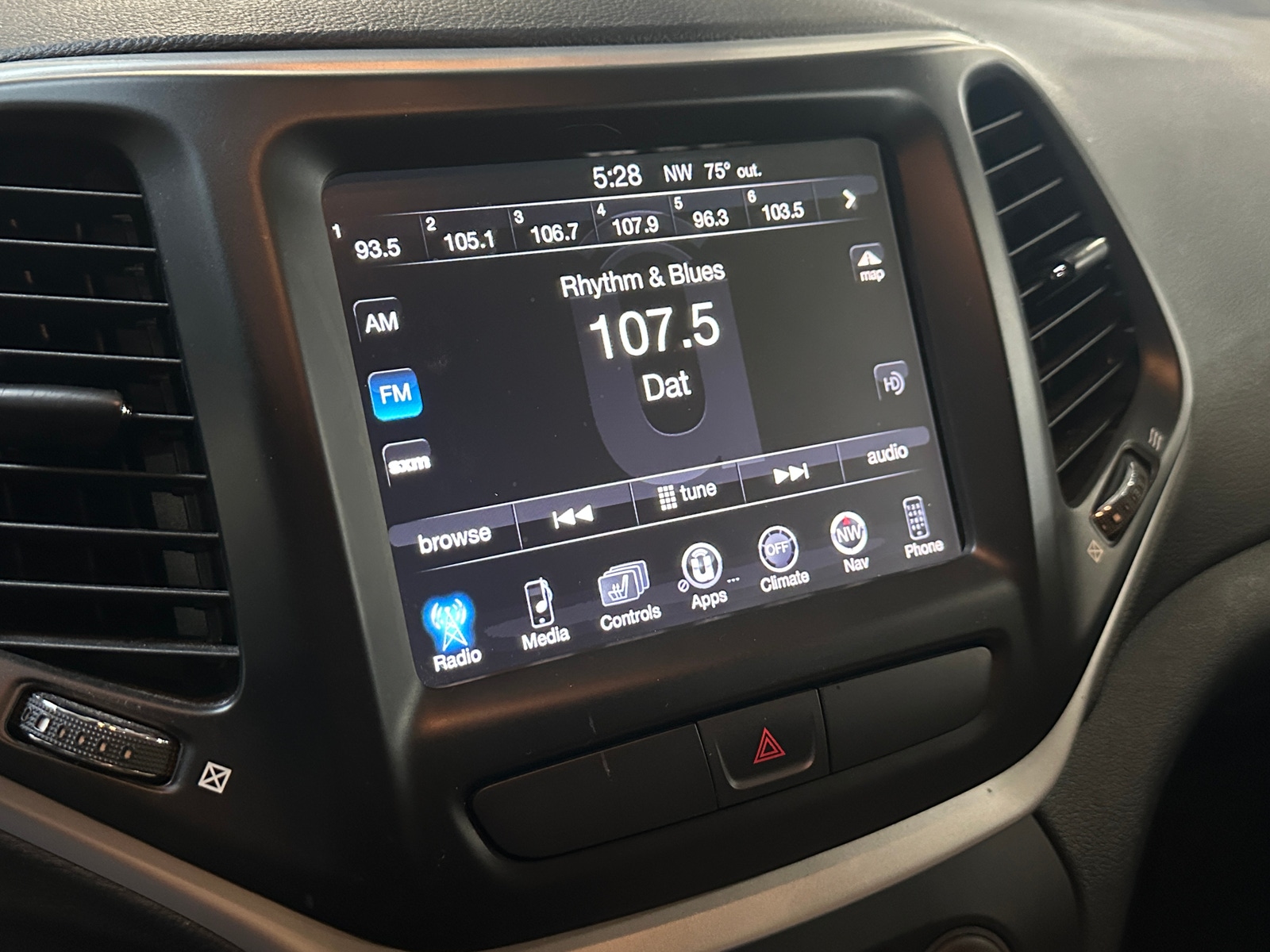 Thumbnail: 2016 Jeep Cherokee - 3