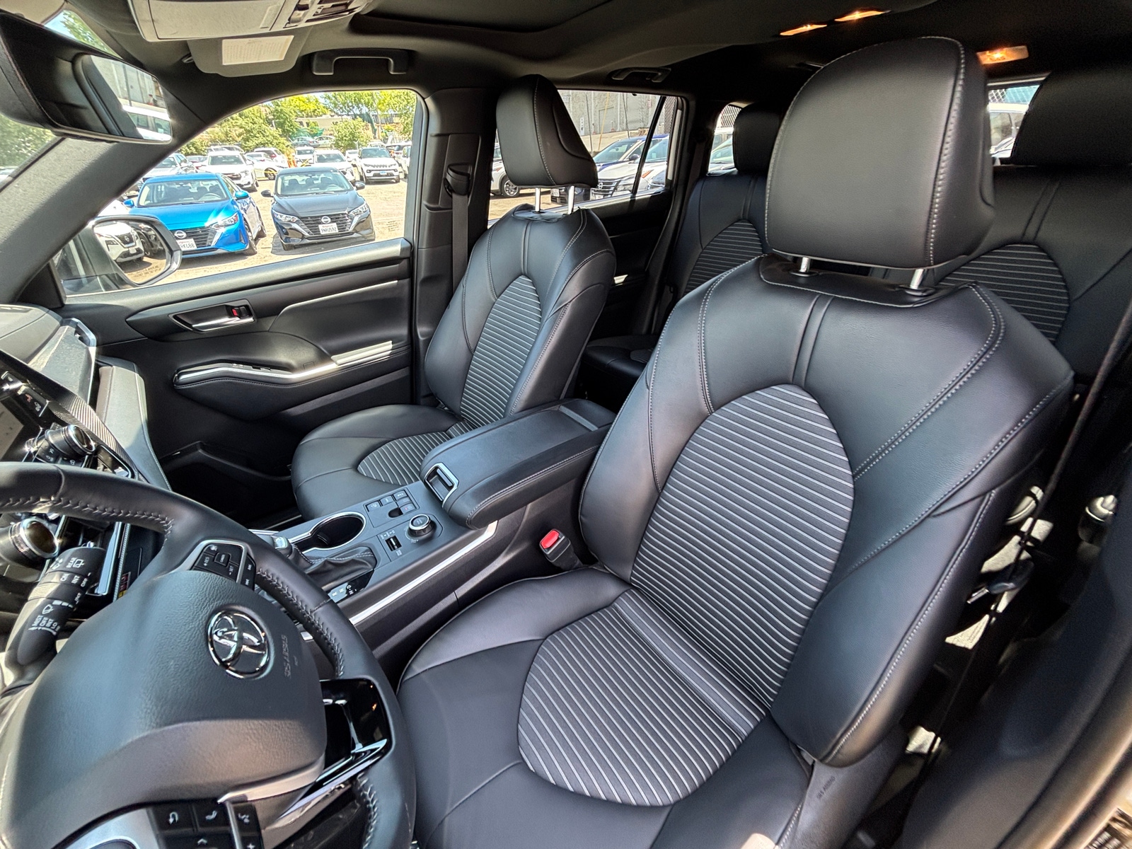 Thumbnail: 2025 Toyota Highlander - 2