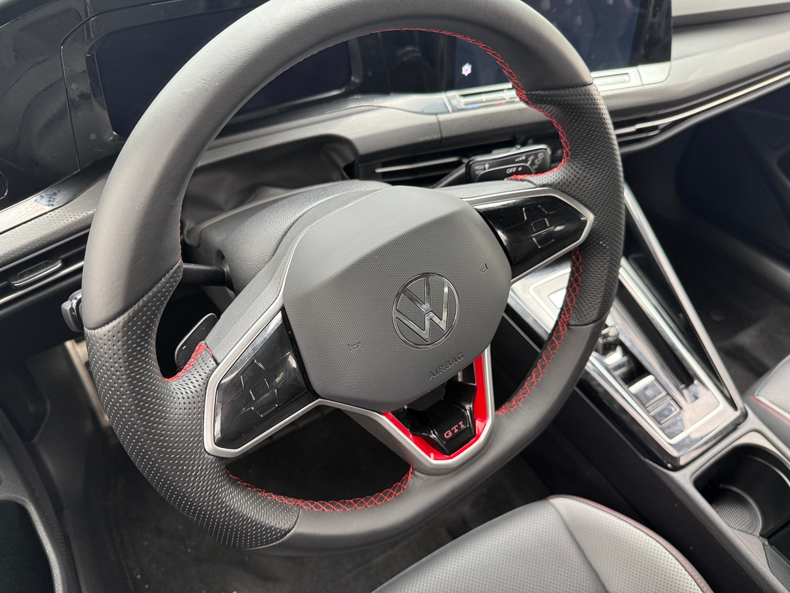 Thumbnail: 2024 Volkswagen Golf - 4