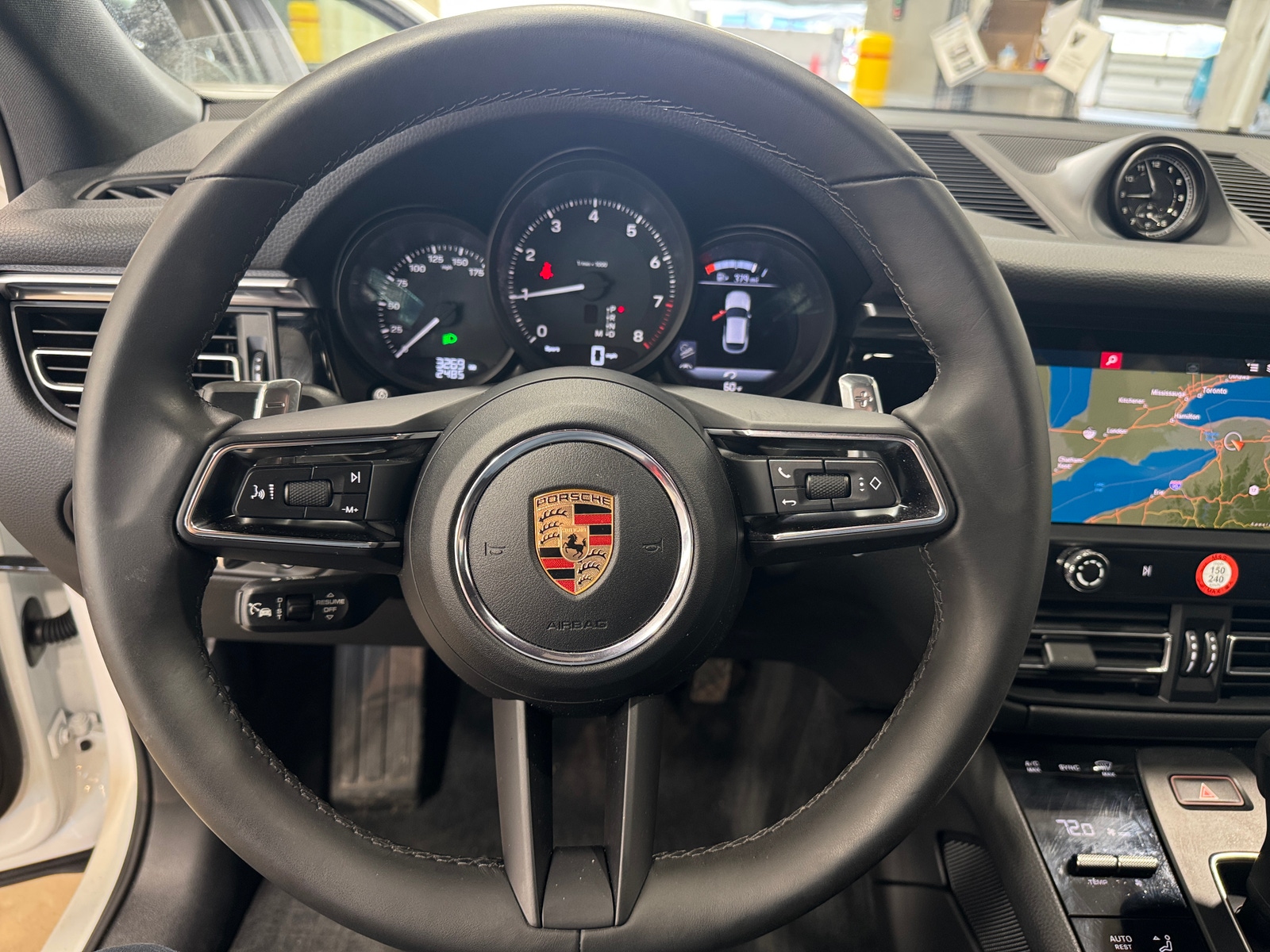 Thumbnail: 2024 Porsche Macan - 4