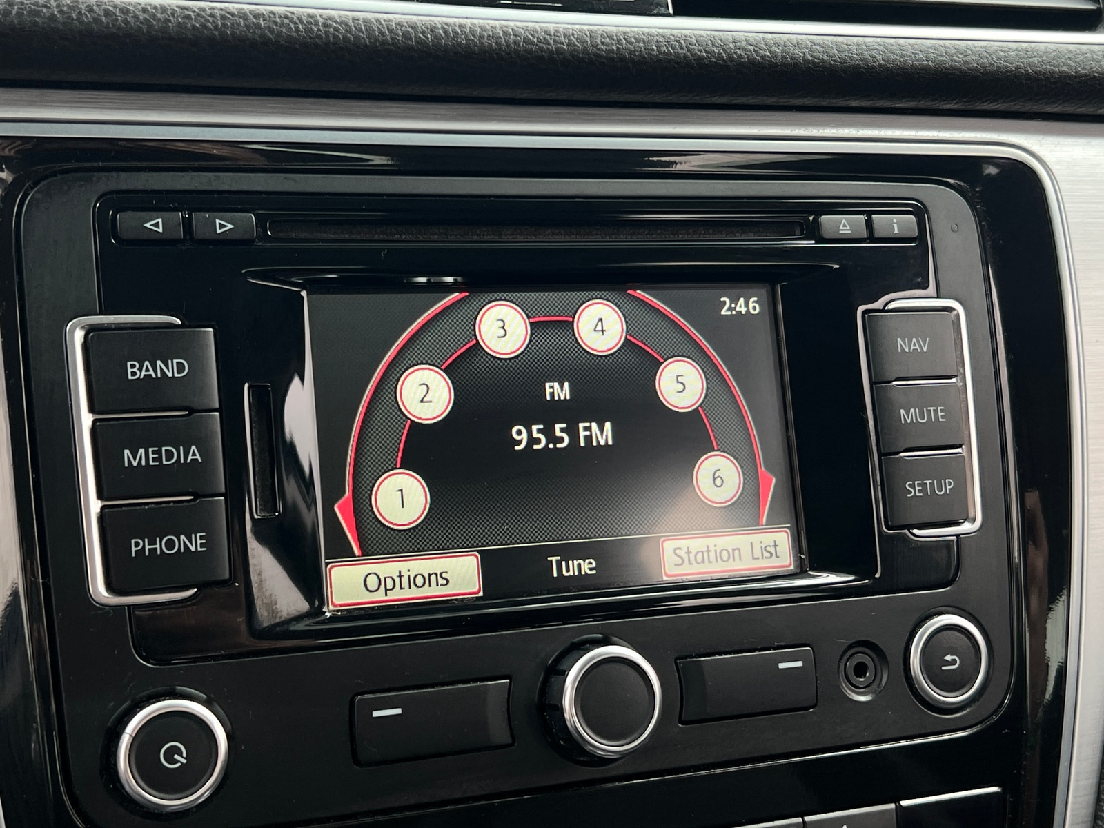 Thumbnail: 2013 Volkswagen Passat - 3