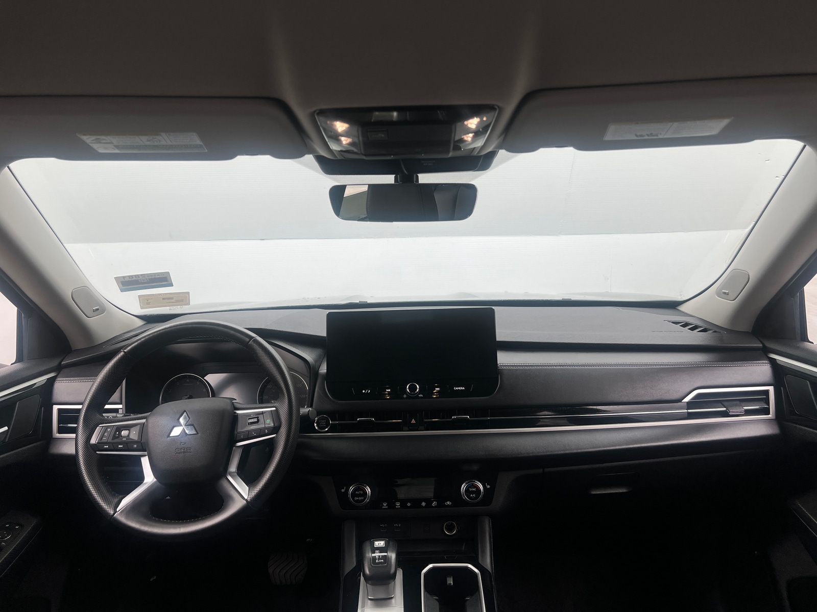 Thumbnail: 2025 Mitsubishi Outlander - 2