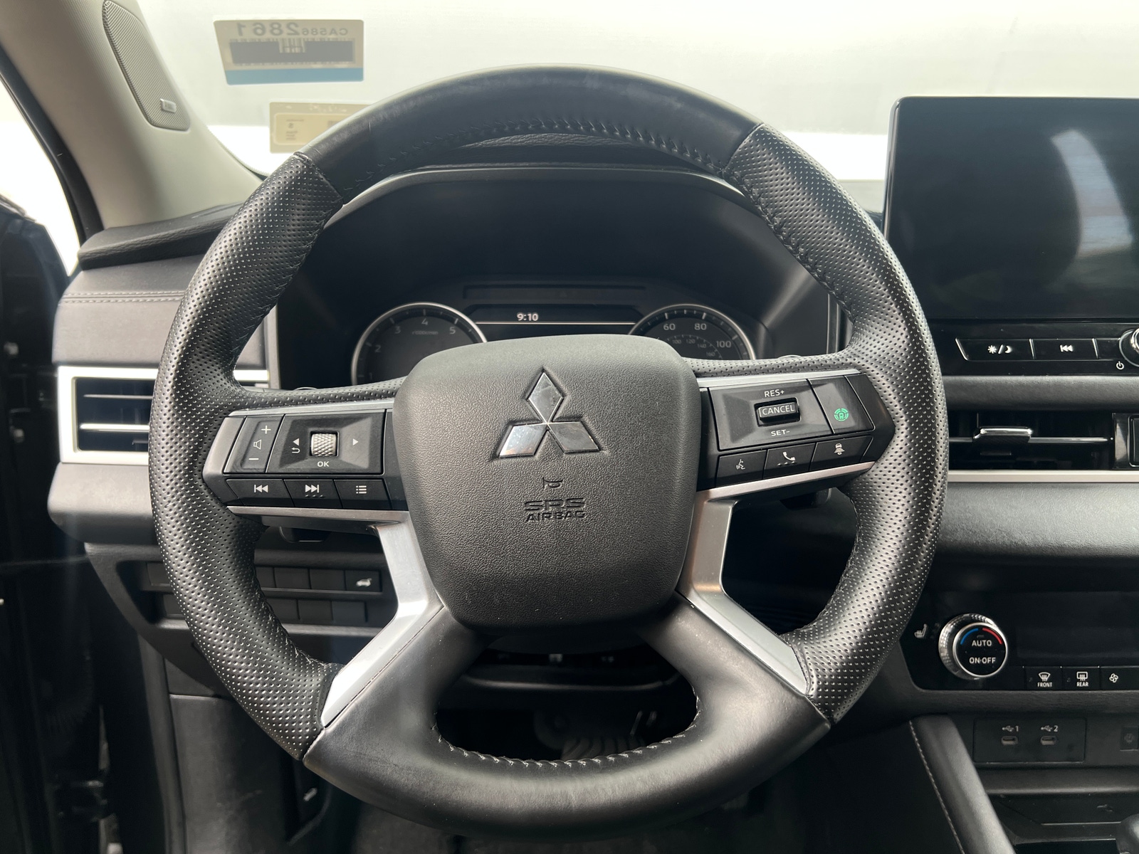 Thumbnail: 2025 Mitsubishi Outlander - 4