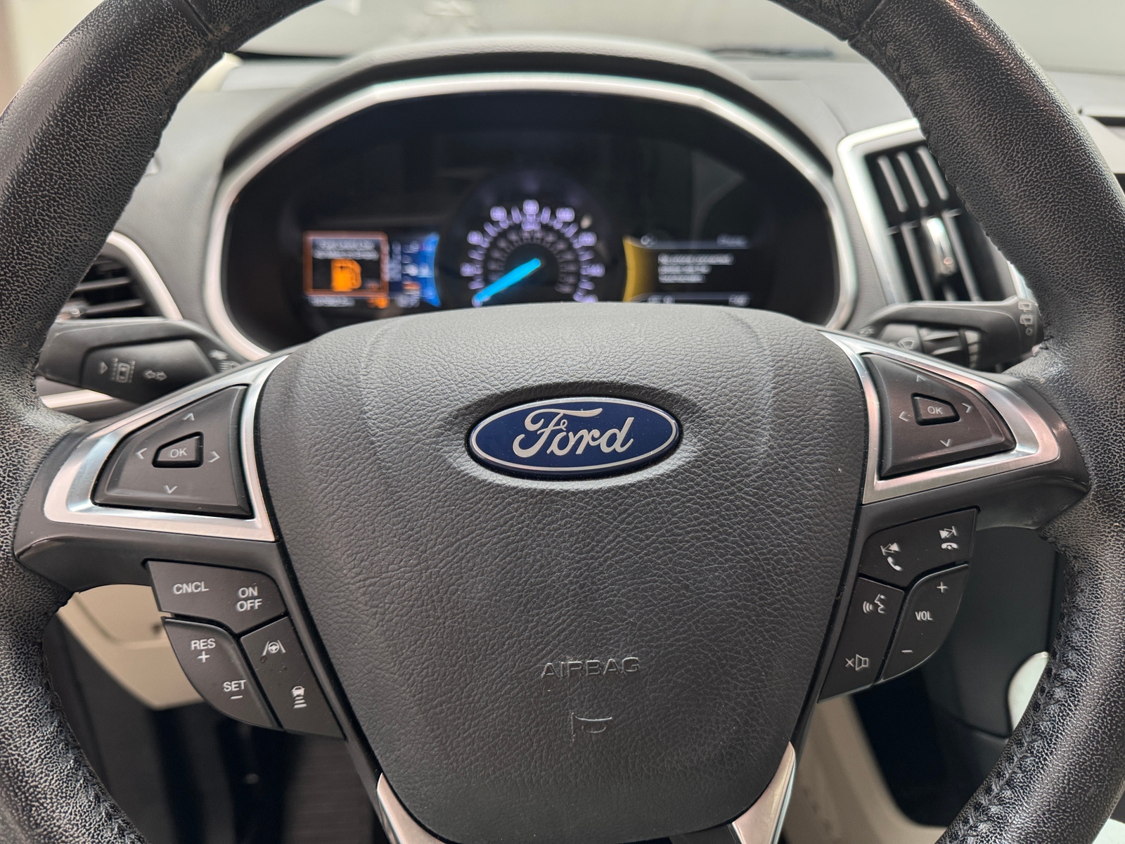 Thumbnail: 2019 Ford Edge - 4