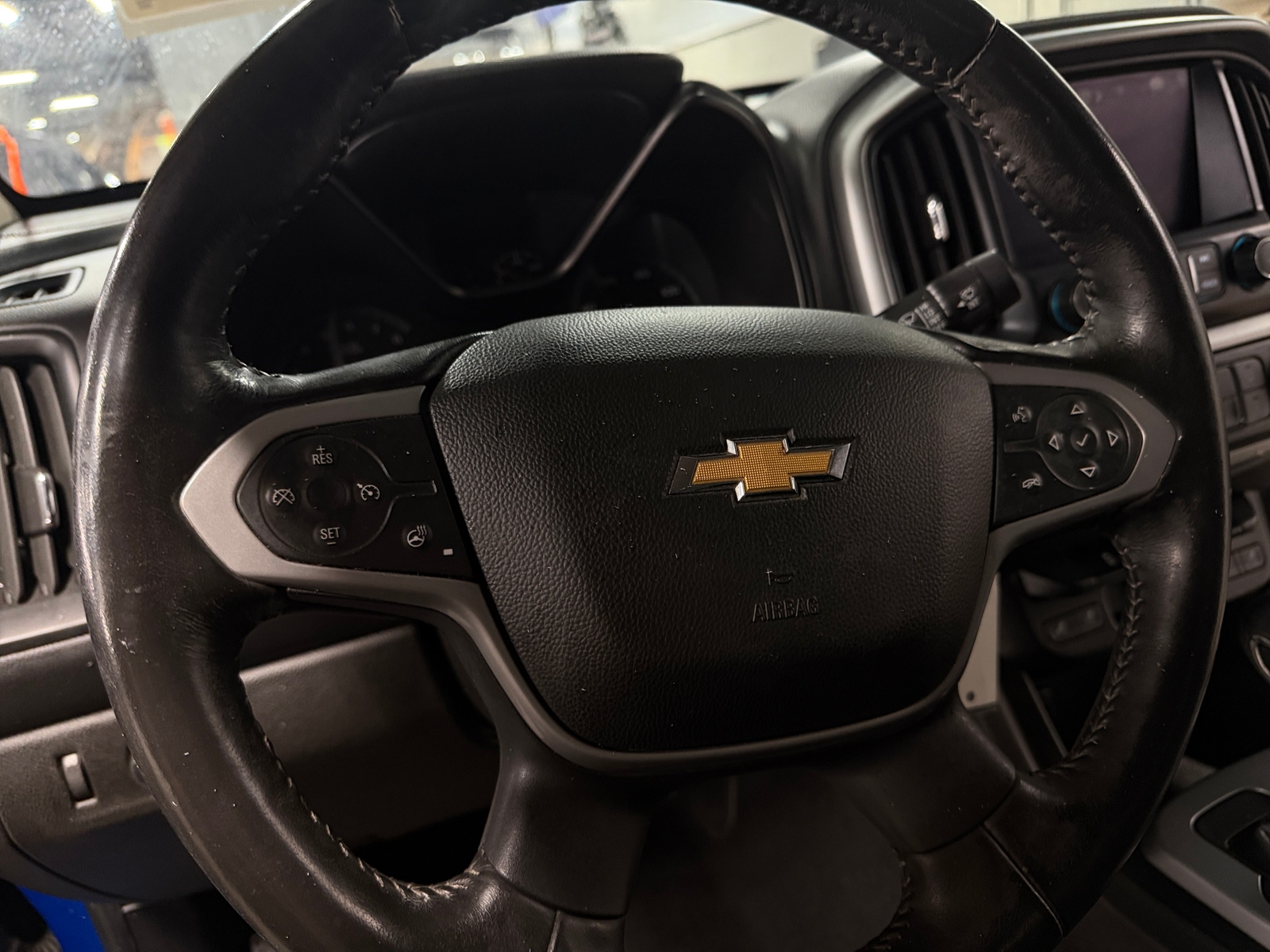 Thumbnail: 2022 Chevrolet Colorado - 5