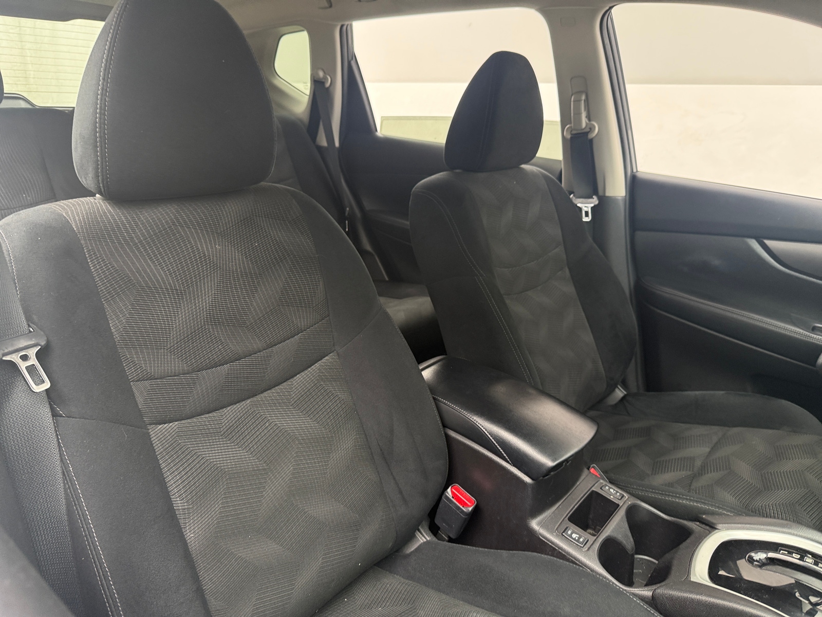 Thumbnail: 2015 Nissan Rogue - 2