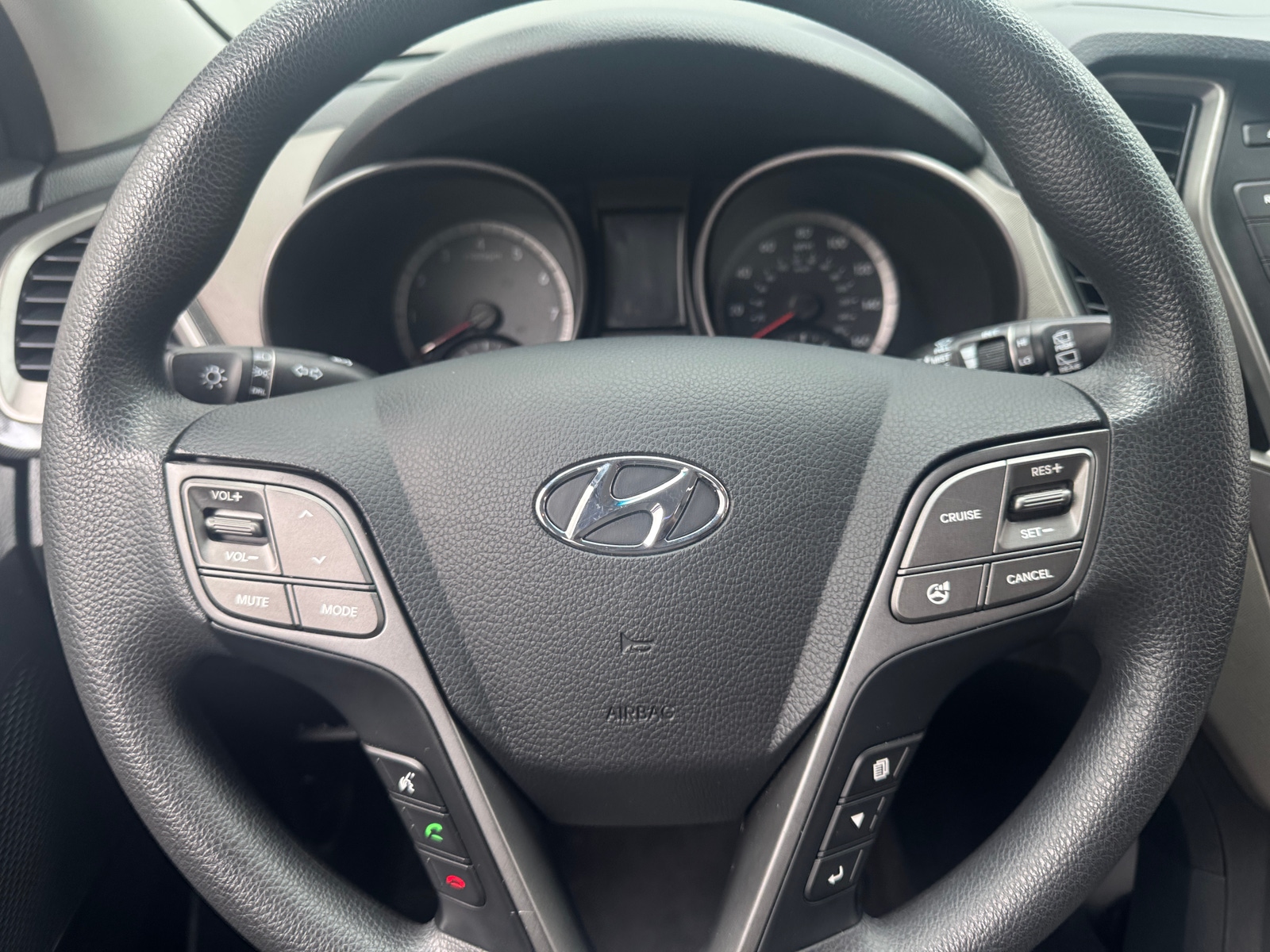 Thumbnail: 2016 Hyundai Santa Fe - 5