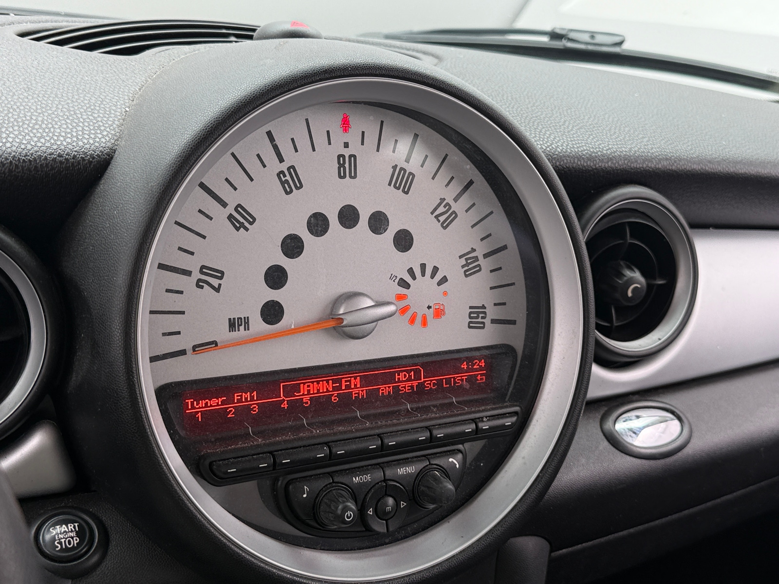 Thumbnail: 2013 MINI Cooper Hardtop - 4