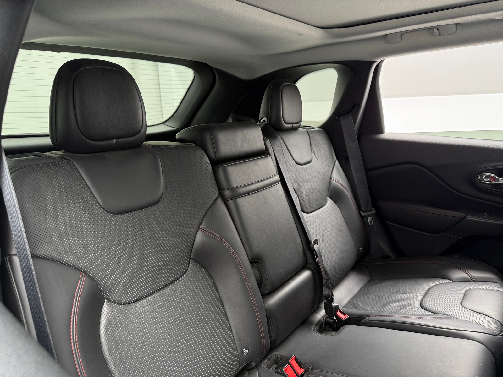 Thumbnail: 2019 Jeep Cherokee - 5