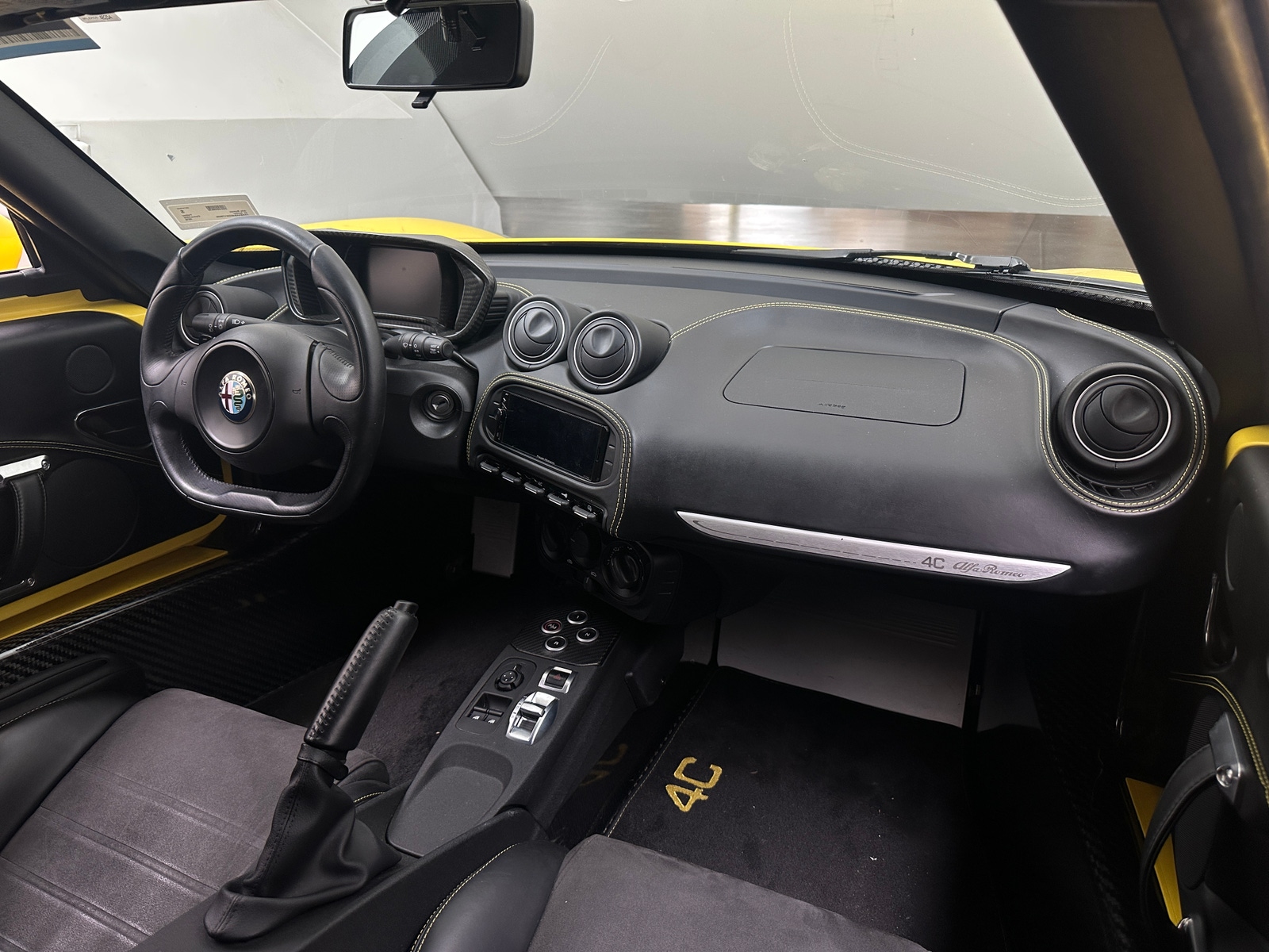 Thumbnail: 2016 Alfa Romeo 4C - 2