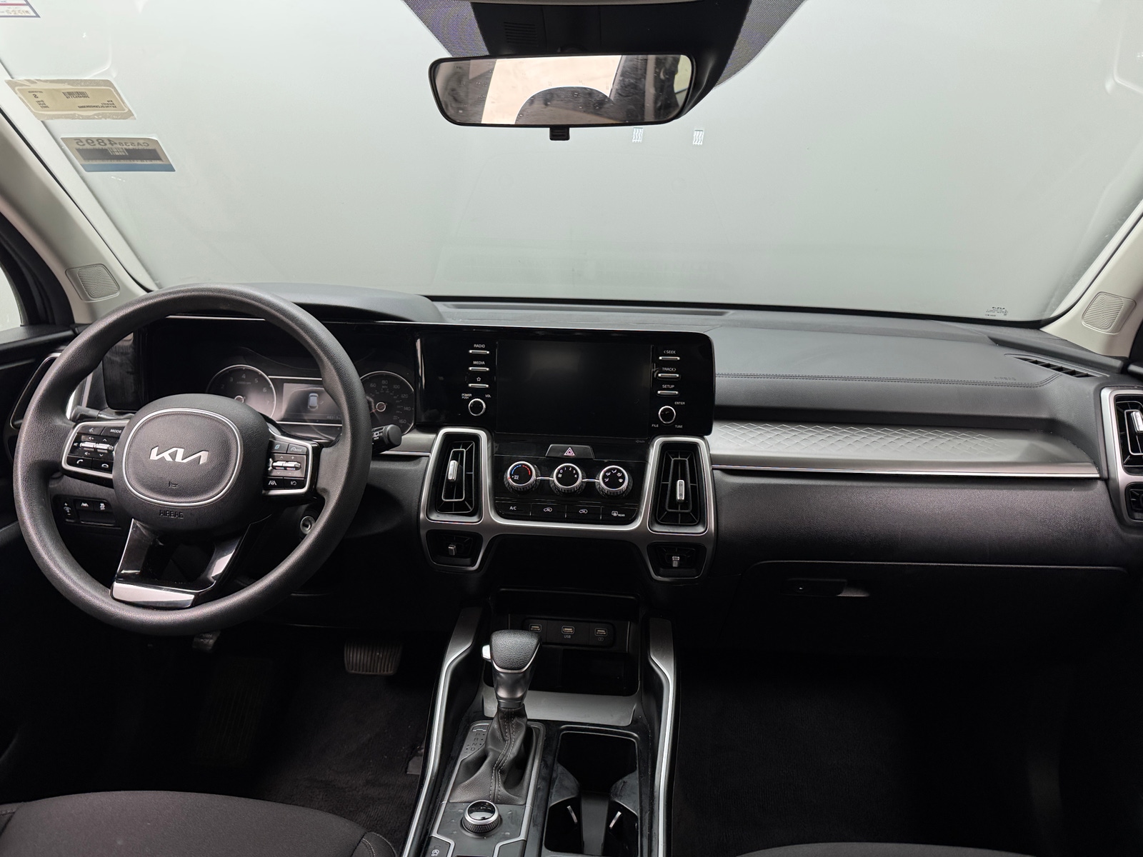 Thumbnail: 2022 Kia Sorento - 3