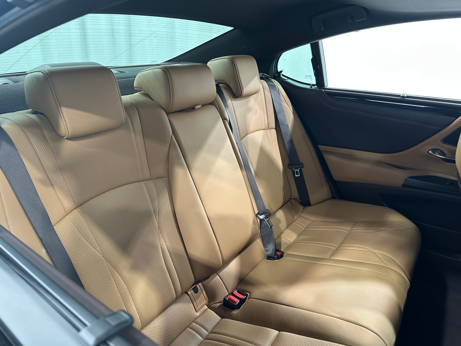 Thumbnail: 2021 Lexus ES - 5