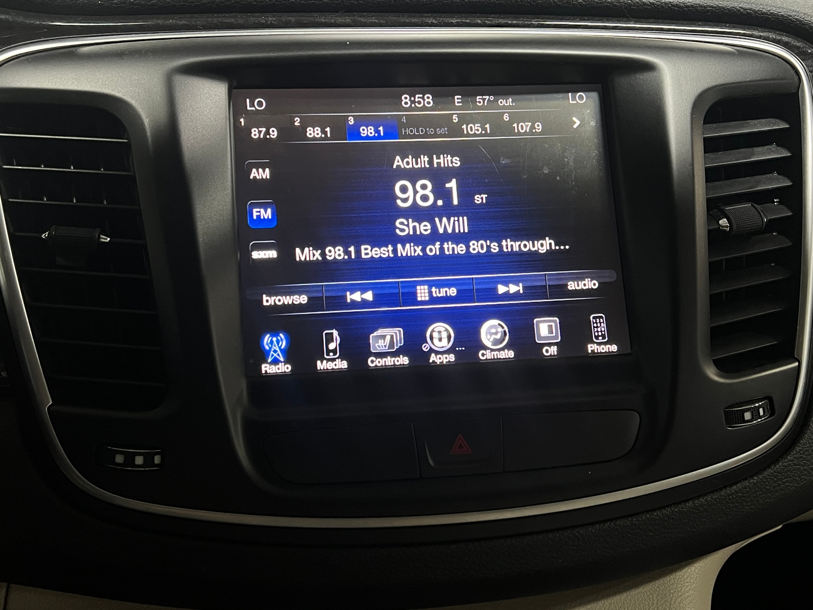 Thumbnail: 2016 Chrysler 200 - 4