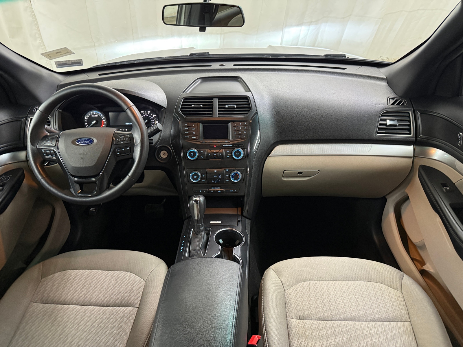 Thumbnail: 2018 Ford Explorer - 3