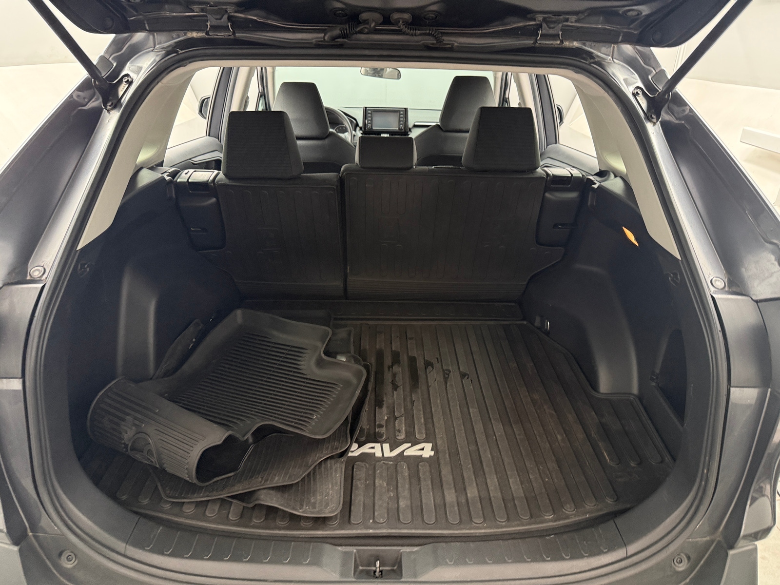 Thumbnail: 2019 Toyota RAV4 - 7