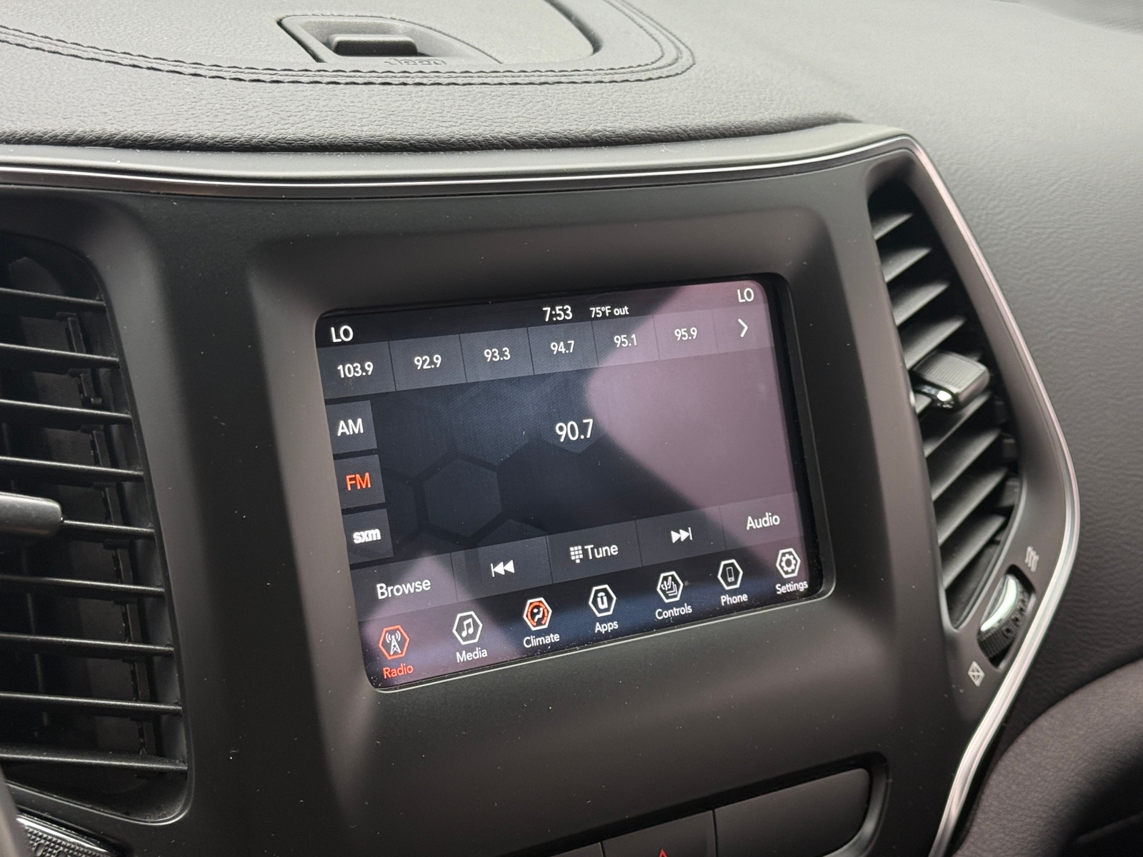 Thumbnail: 2020 Jeep Cherokee - 4