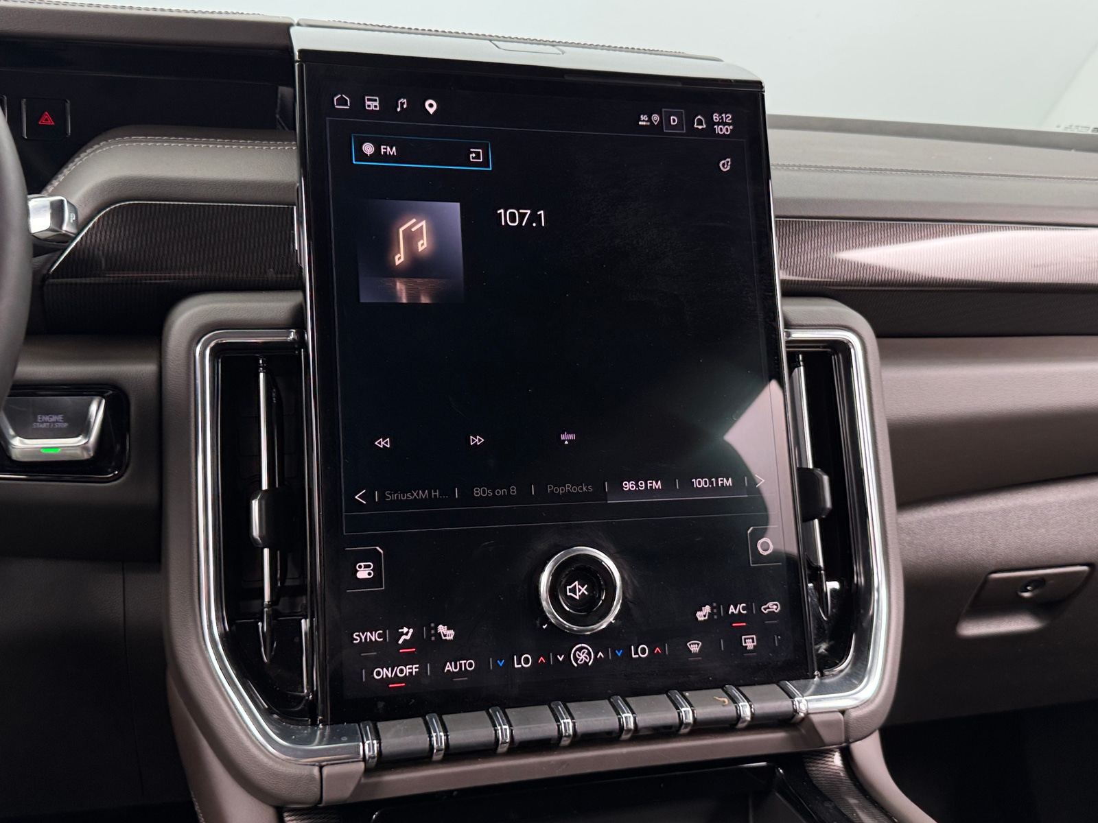 Thumbnail: 2025 GMC Yukon XL - 3