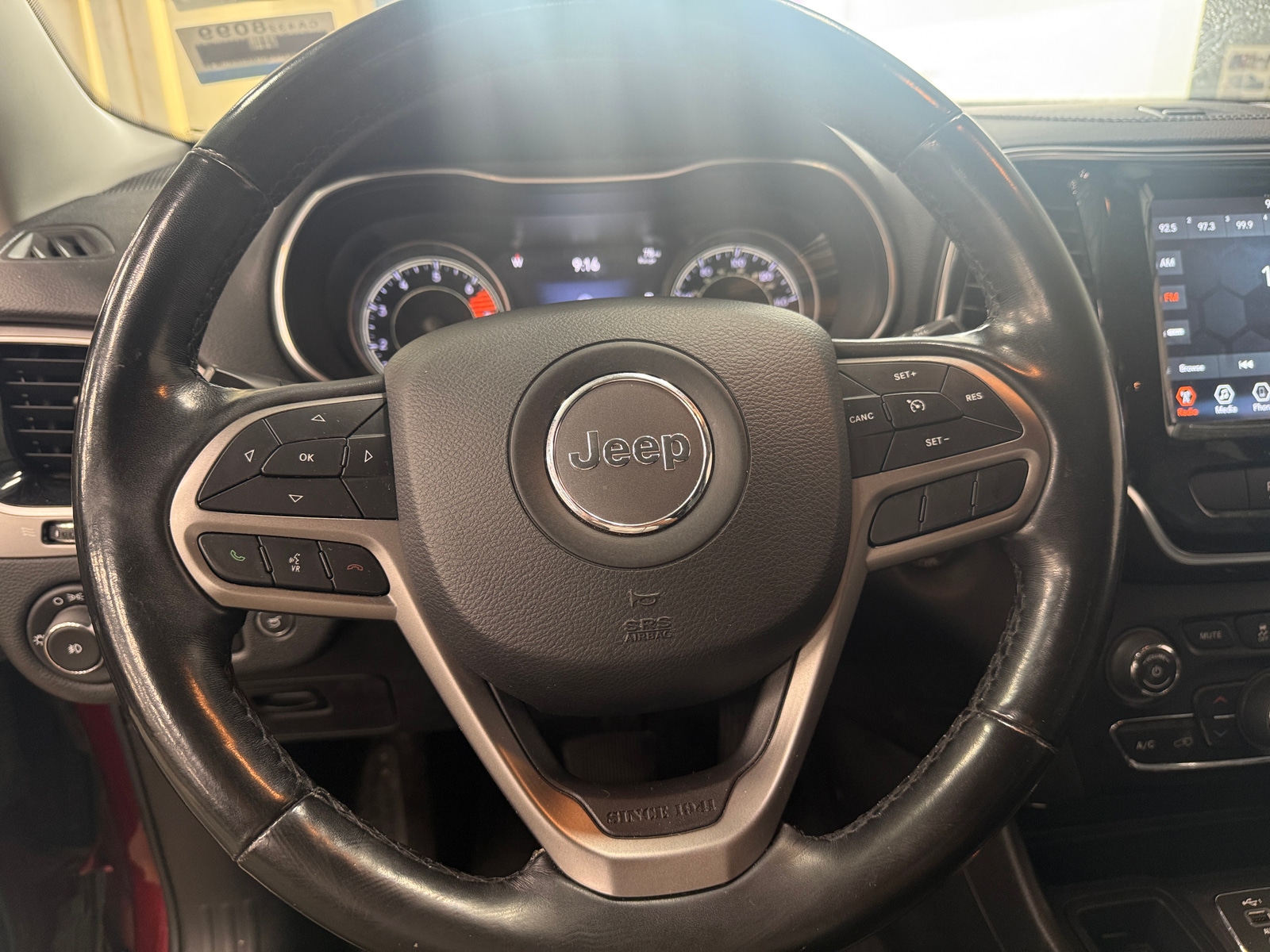 Thumbnail: 2019 Jeep Cherokee - 4