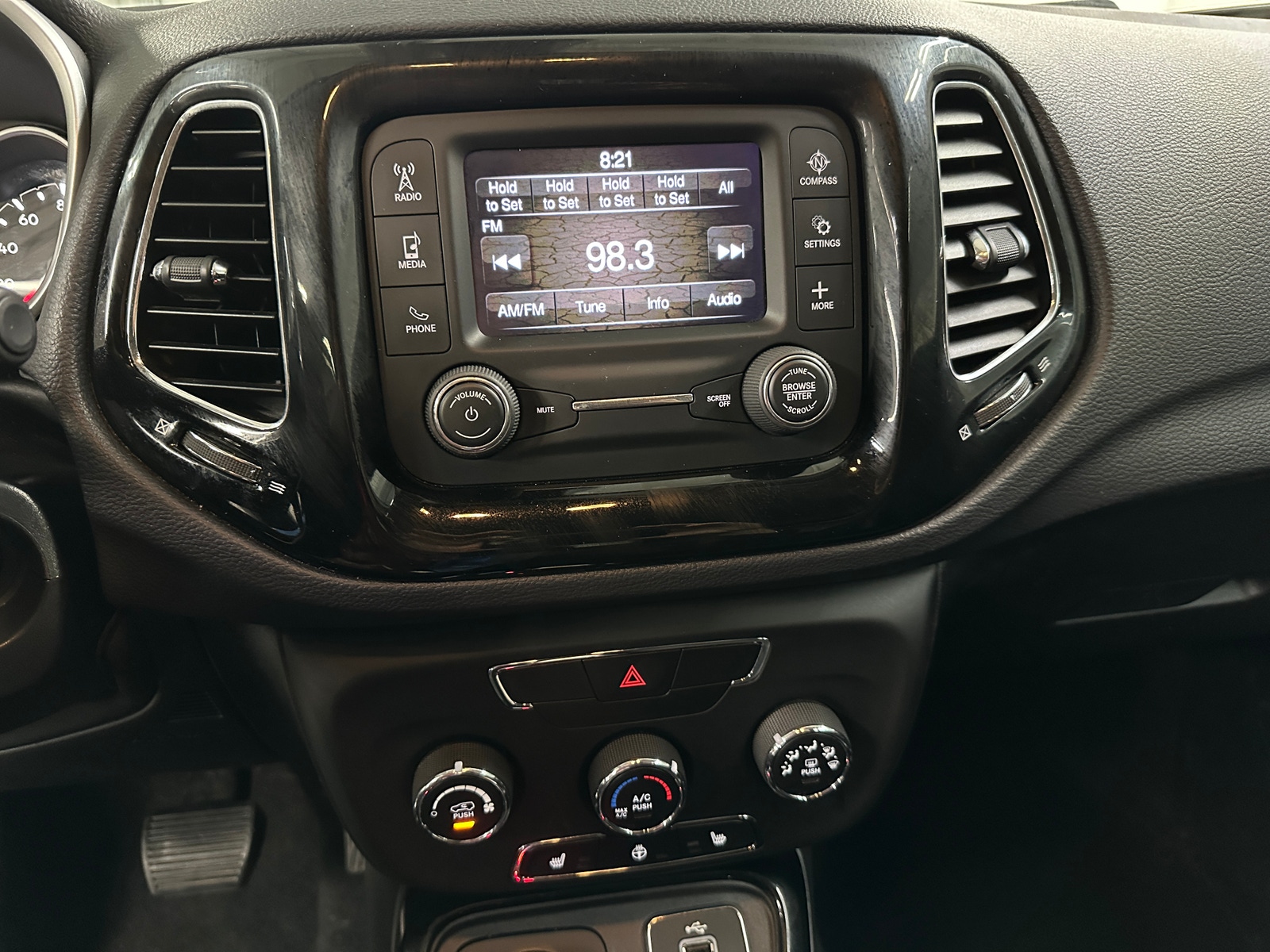 Thumbnail: 2018 Jeep Compass - 4