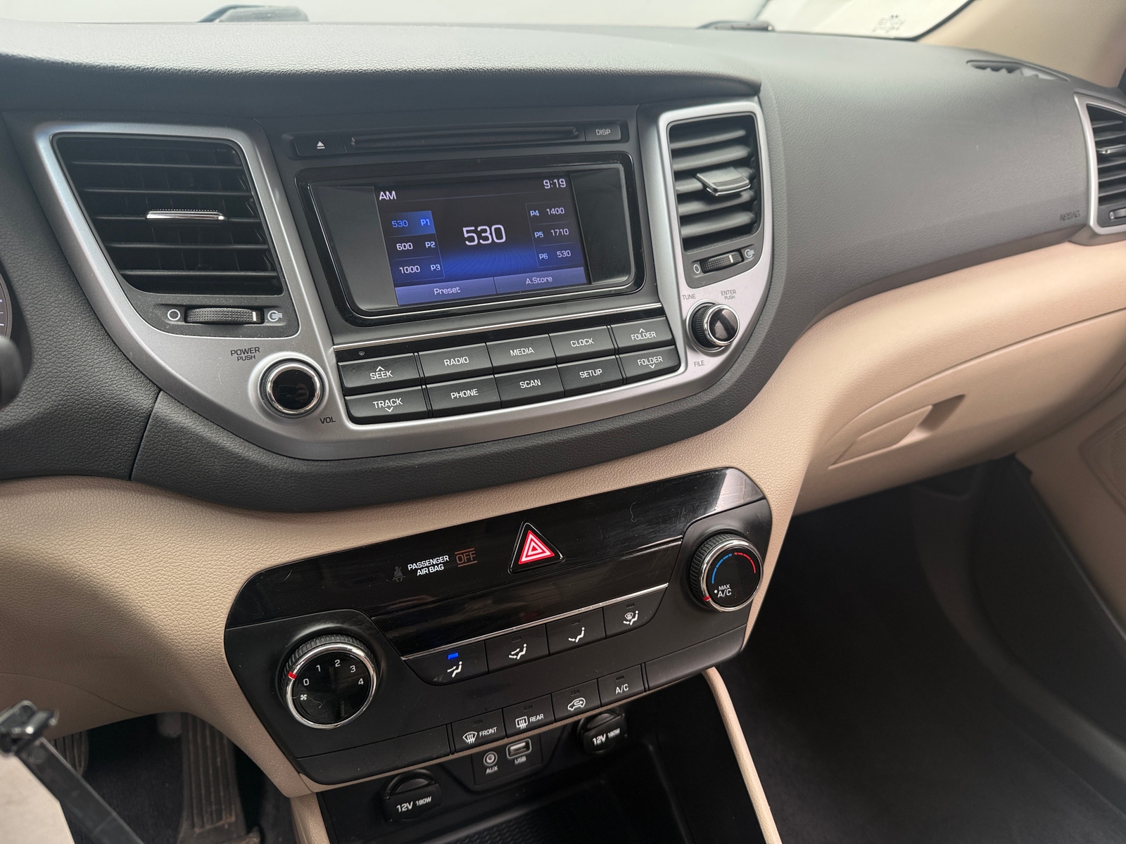 Thumbnail: 2018 Hyundai Tucson - 4