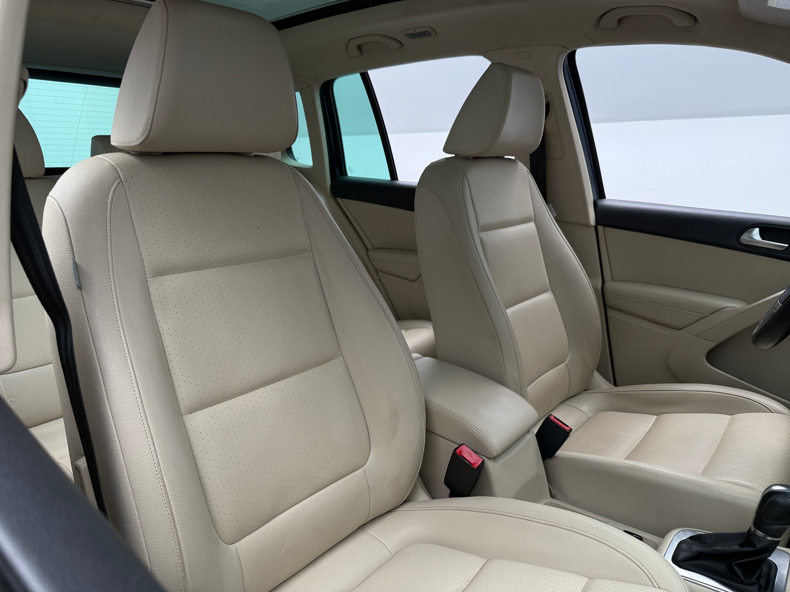 Thumbnail: 2014 Volkswagen Tiguan - 2