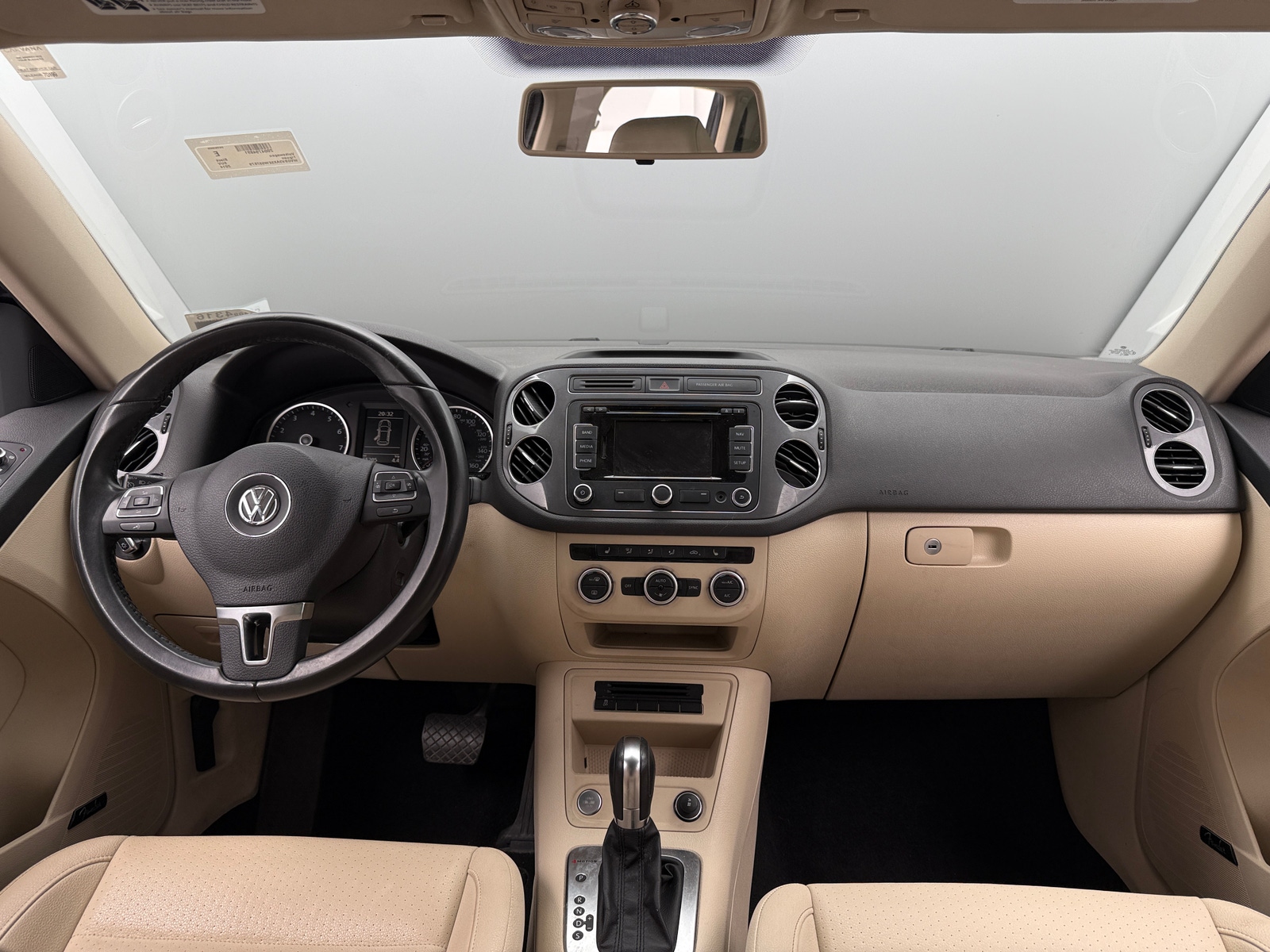Thumbnail: 2014 Volkswagen Tiguan - 3