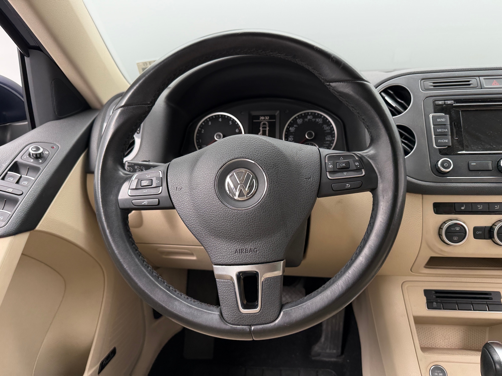 Thumbnail: 2014 Volkswagen Tiguan - 5