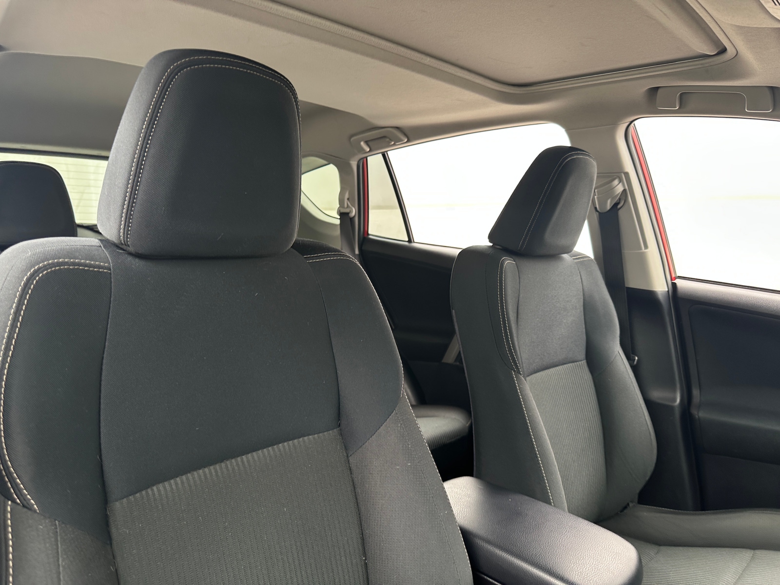 Thumbnail: 2015 Toyota RAV4 - 2