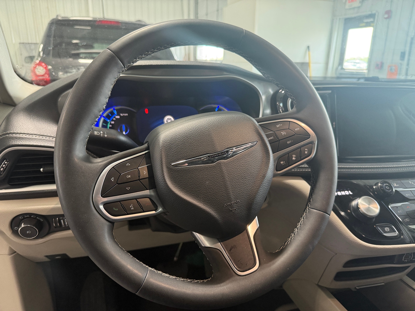 Thumbnail: 2024 Chrysler Pacifica - 4