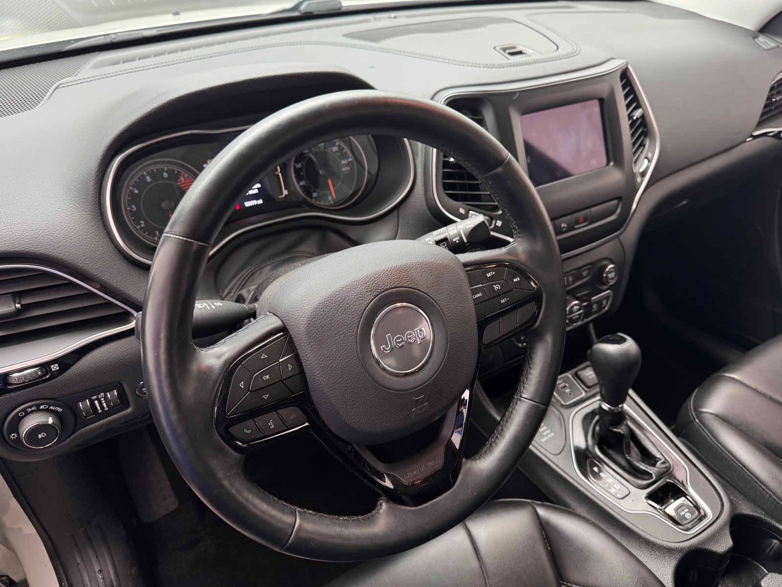 Thumbnail: 2019 Jeep Cherokee - 5
