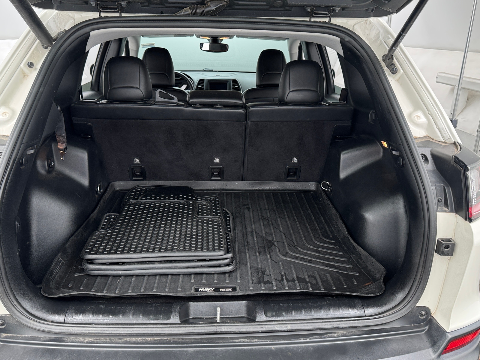 Thumbnail: 2019 Jeep Cherokee - 7
