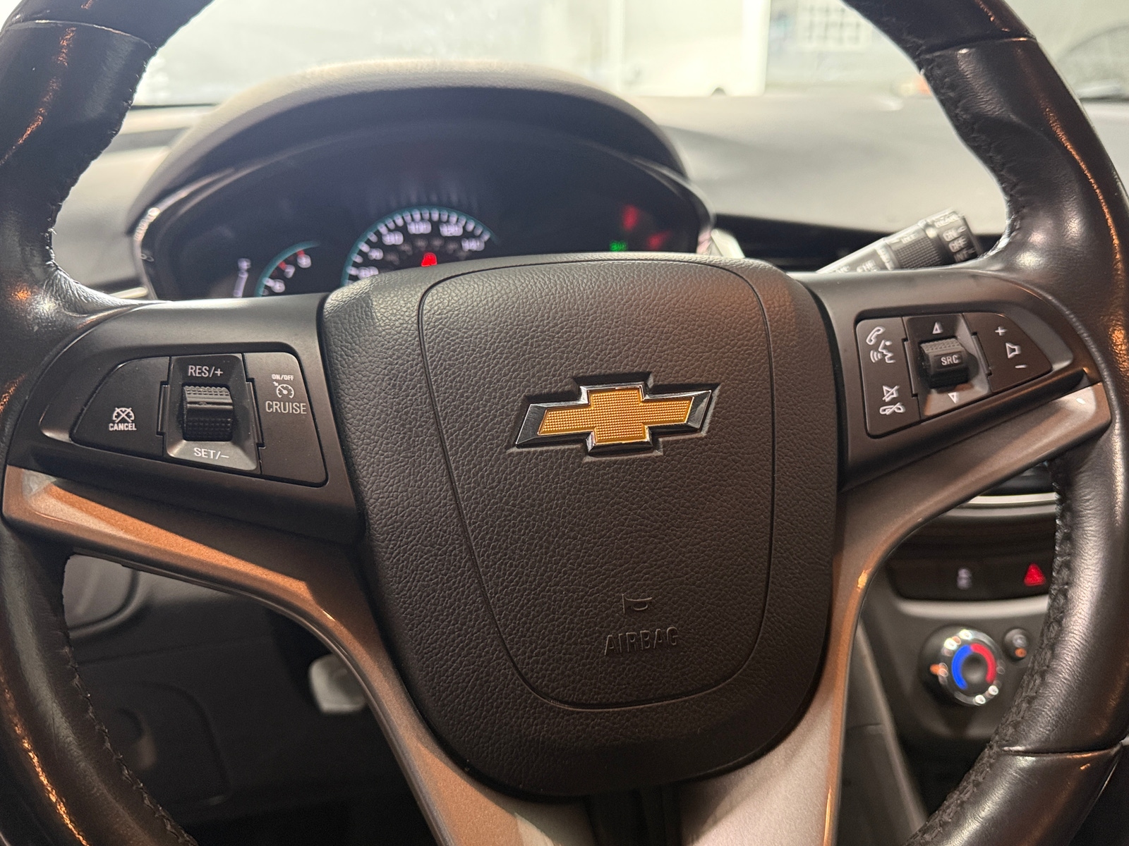 Thumbnail: 2022 Chevrolet Trax - 5