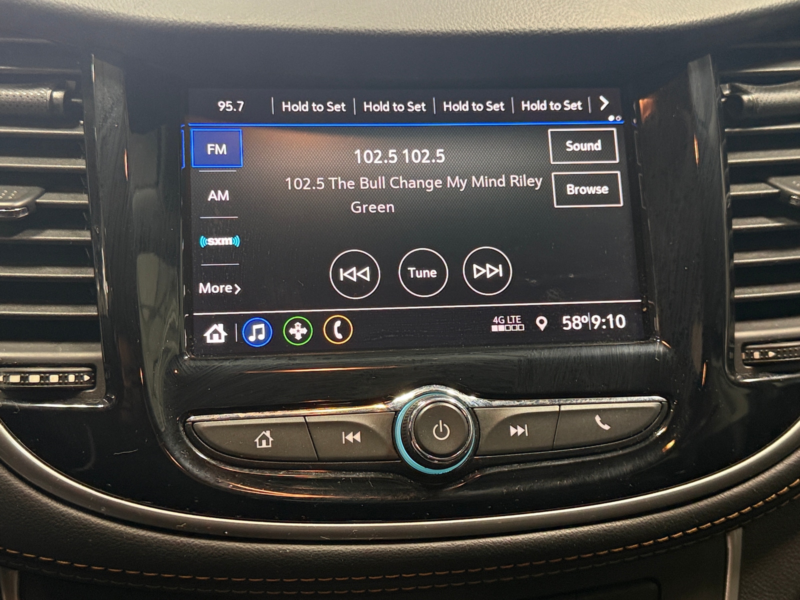 Thumbnail: 2022 Chevrolet Trax - 4