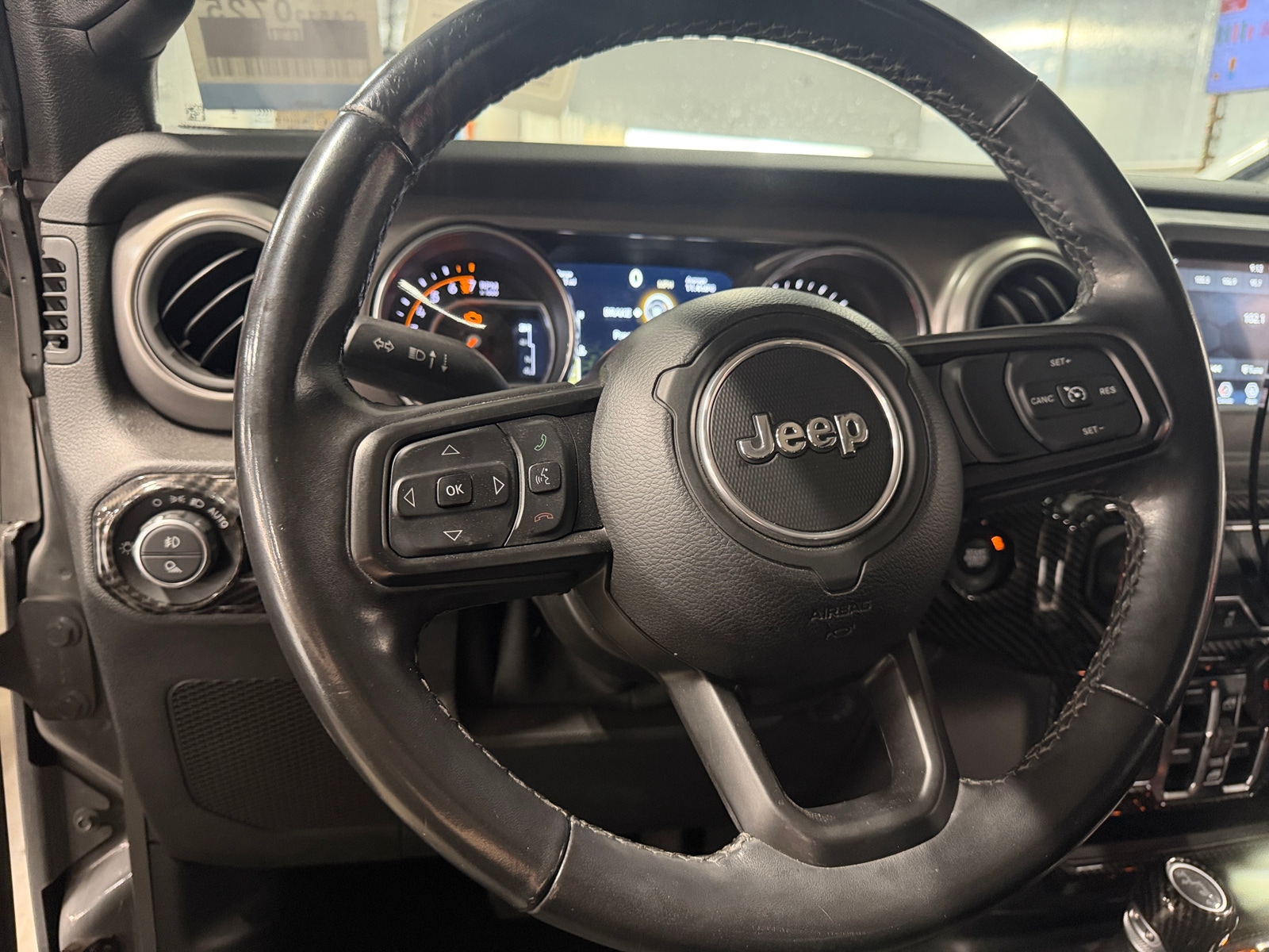 Thumbnail: 2021 Jeep Gladiator - 5