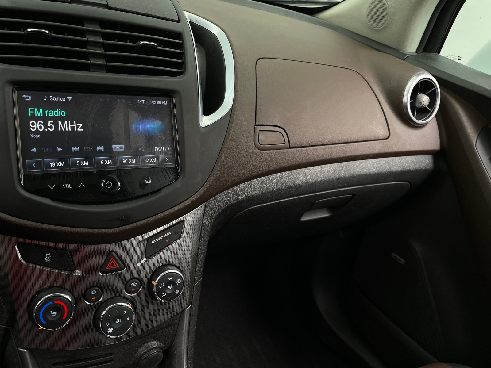 Thumbnail: 2016 Chevrolet Trax - 3