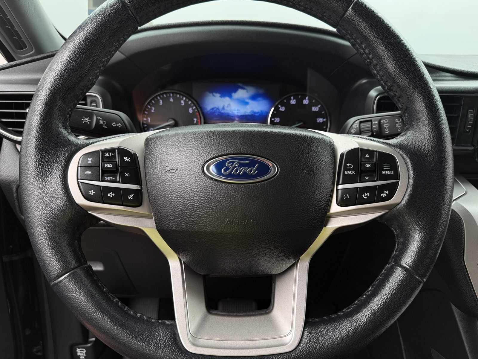 Thumbnail: 2022 Ford Explorer - 5