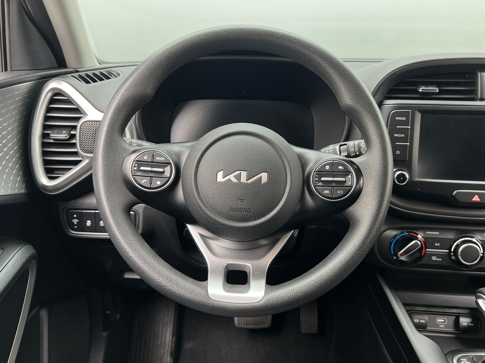 Thumbnail: 2023 Kia Soul - 5