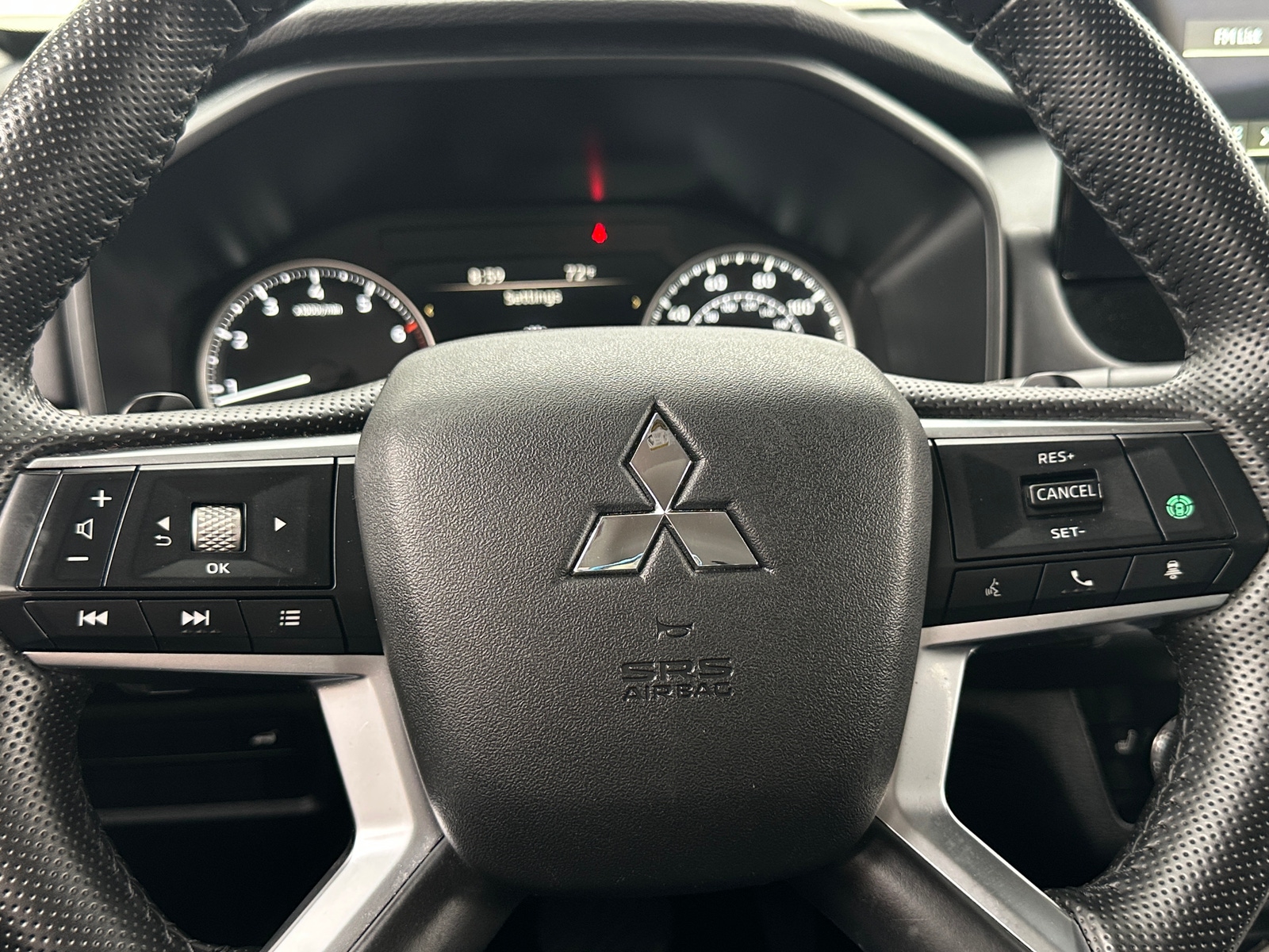 Thumbnail: 2025 Mitsubishi Outlander - 4